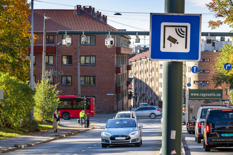 Z aplikacji można korzystać zarówno z umową AutoPASS, jak i bez niej.