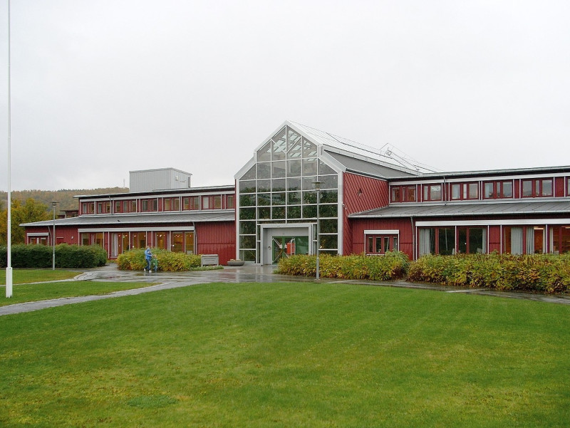 Na zdjęciu: budynek Uniwersytetu w Tromsø.