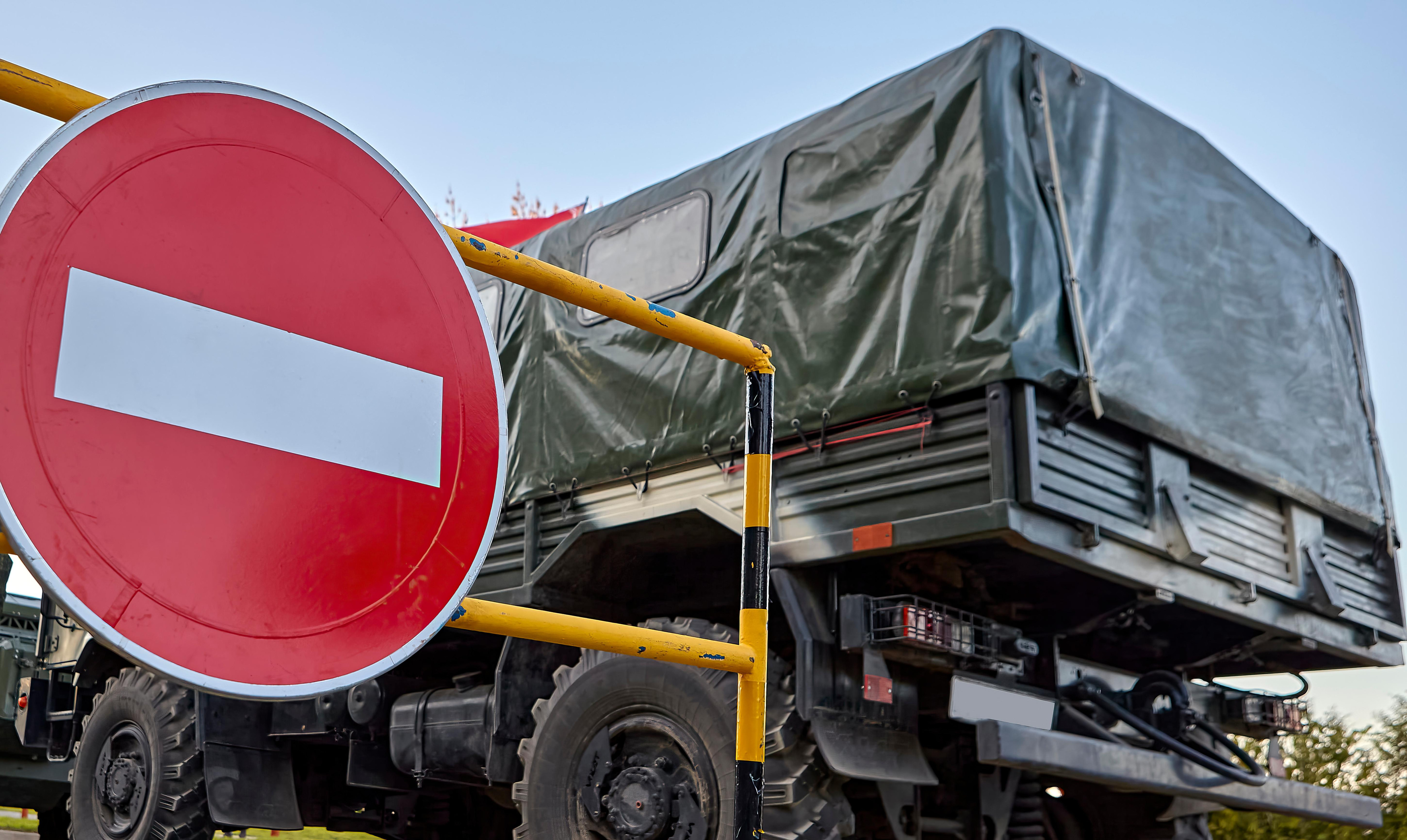 Wymóg dotyczący udziału PKB w wydatkach na obronę został podniesiony z 2% do 3,5%.