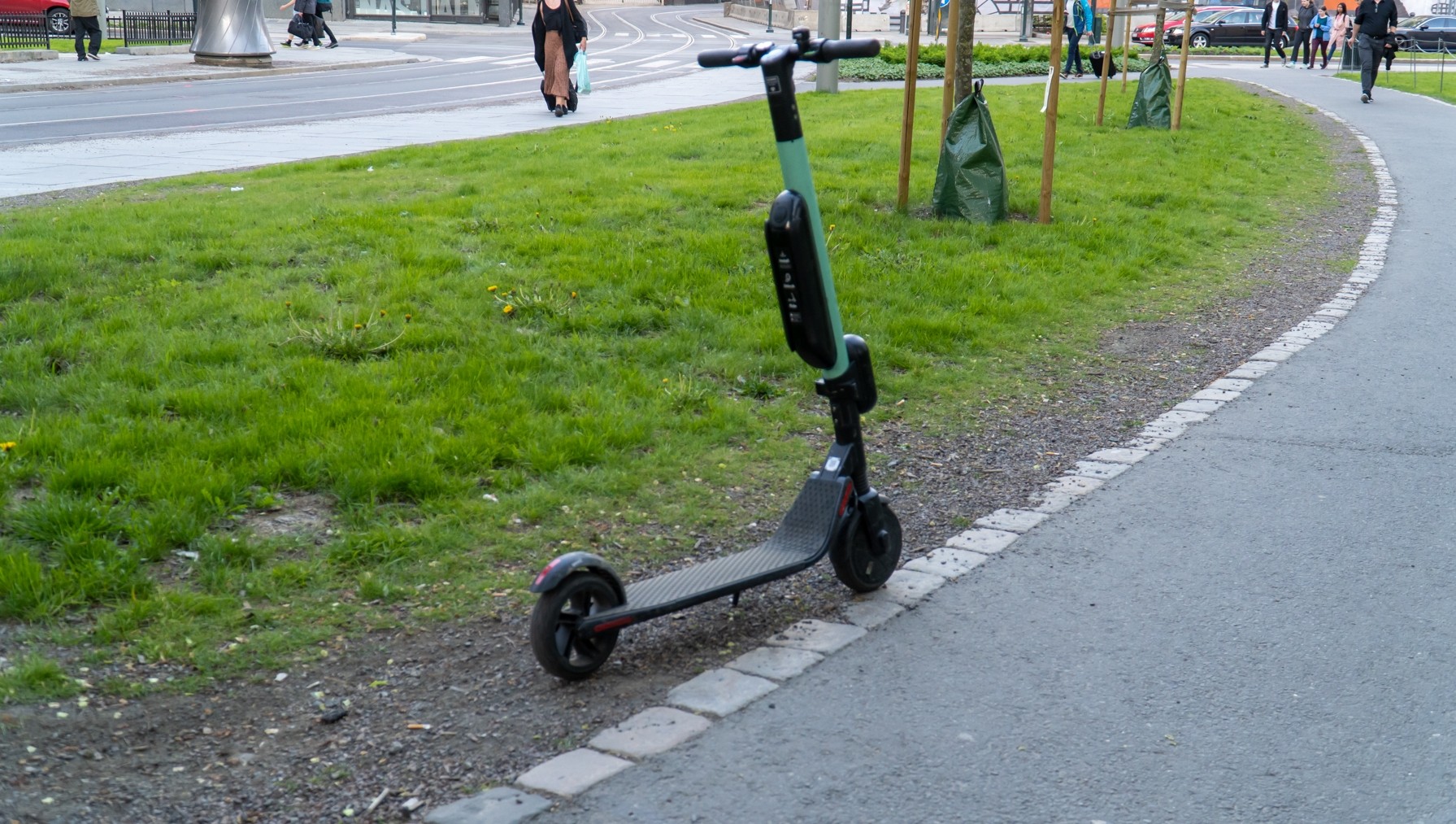 Przez ostatnie miesiące już 250 osób odniosło obrażenia w wyniku wypadku na hulajnodze w Oslo.