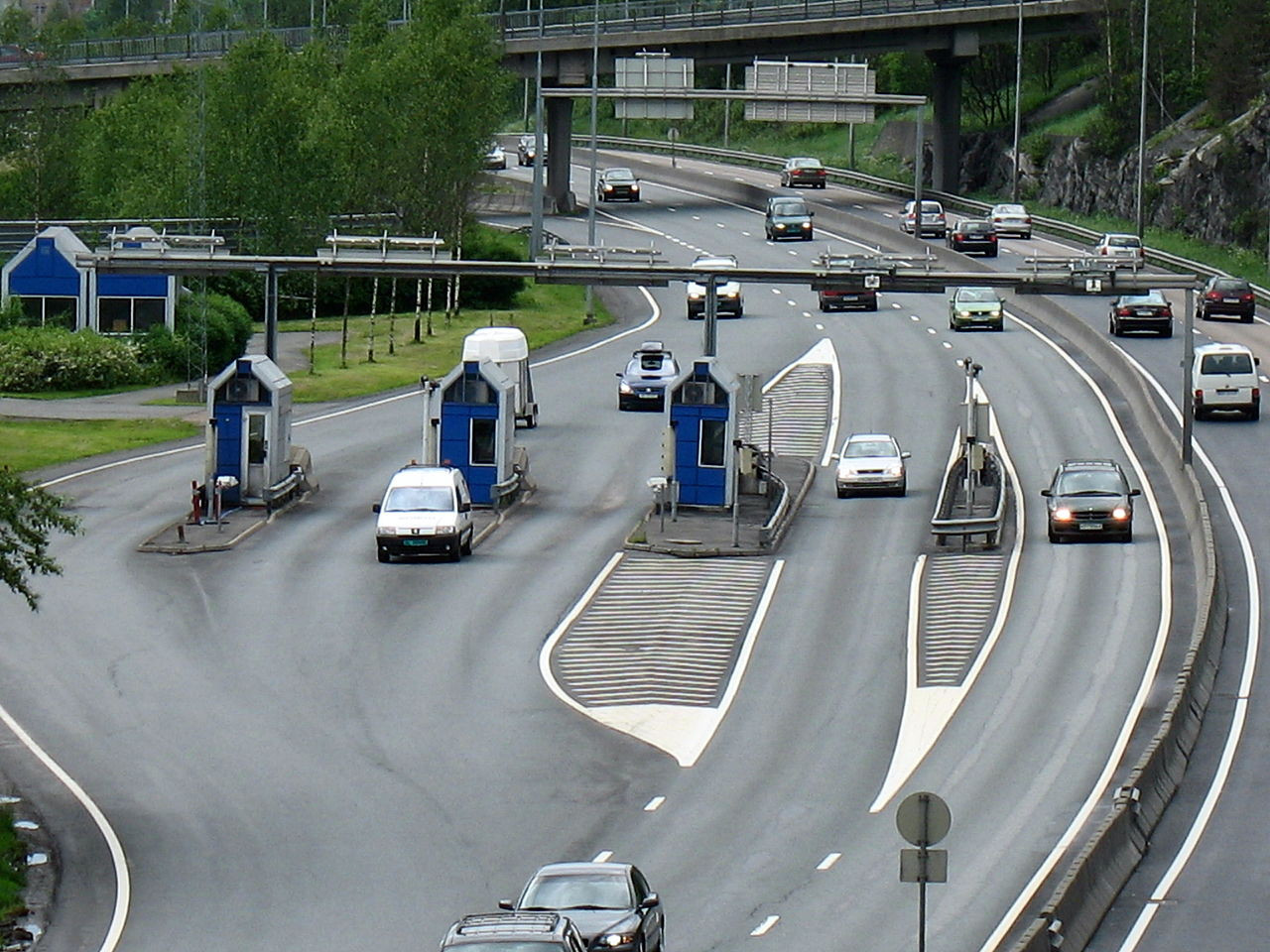 Przewaga elektryków w systemie opłat drogowych maleje.