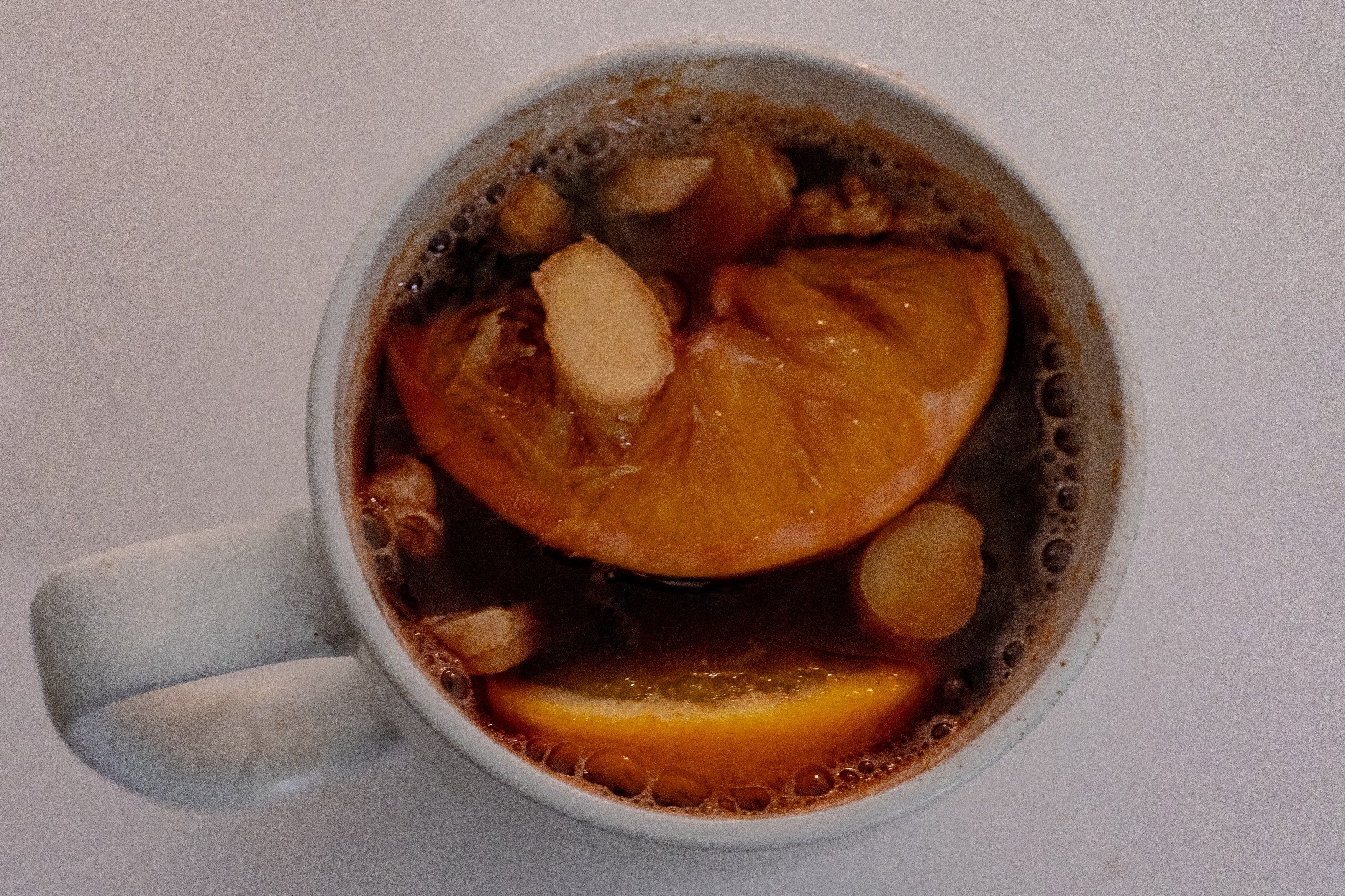 Przepis na dobry glögg nie różni się wiele od przepisu na grzaniec.