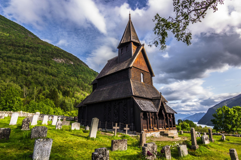 Kościół klepkowy w Urnes, w gminie Luster (Sogn og Fjordane), uważany jest za najstarszy tego typu obiekt w Norwegii.