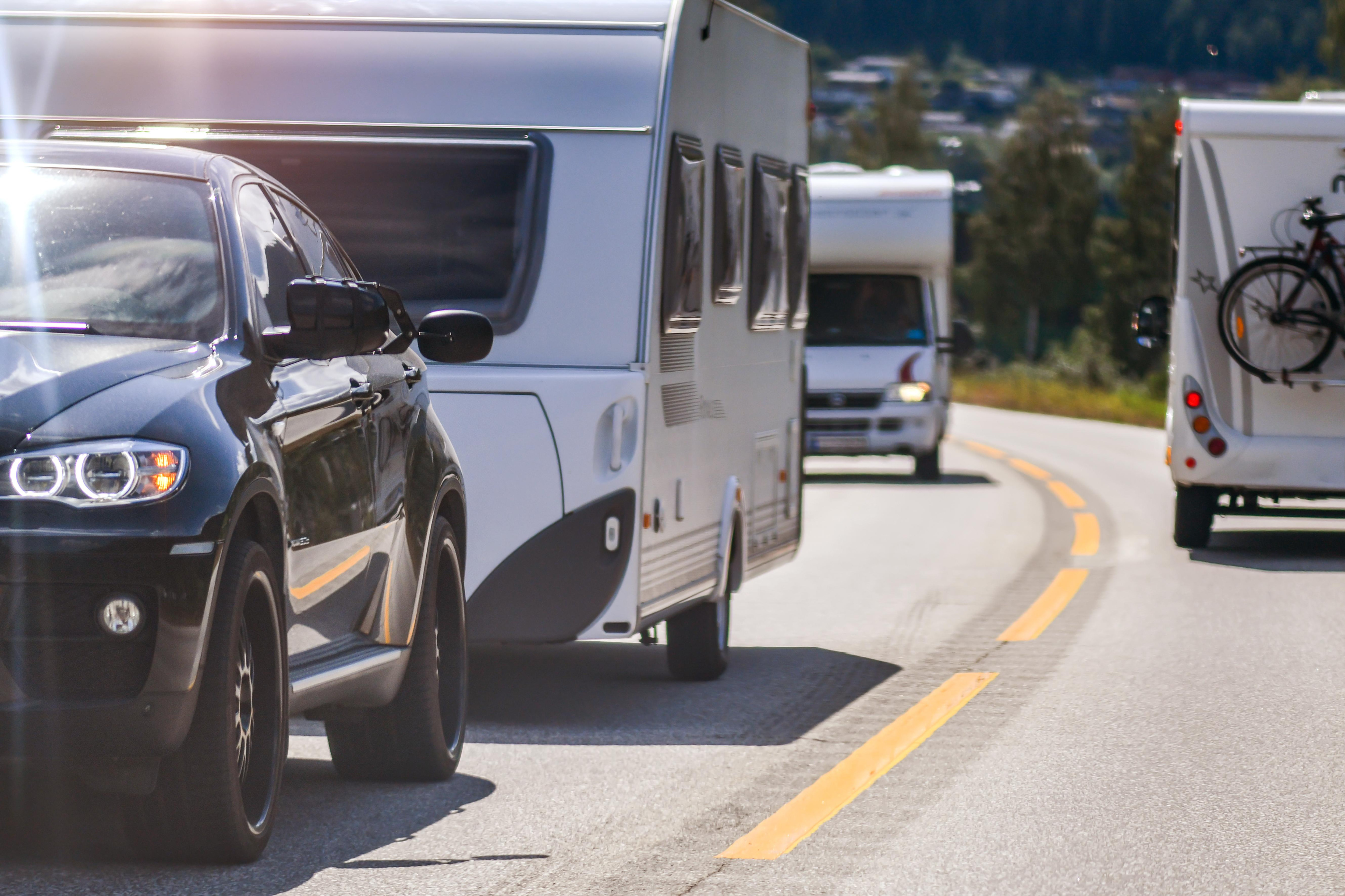 Planowanie i logistyka wpływają na decyzje urlopowe.