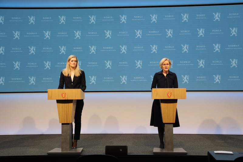 Minister sprawiedliwości Emilie Enger Mehl i minister zdrowia Ingvild Kjerkol przedstawiły w zeszłym tygodniu nowe restrykcje.