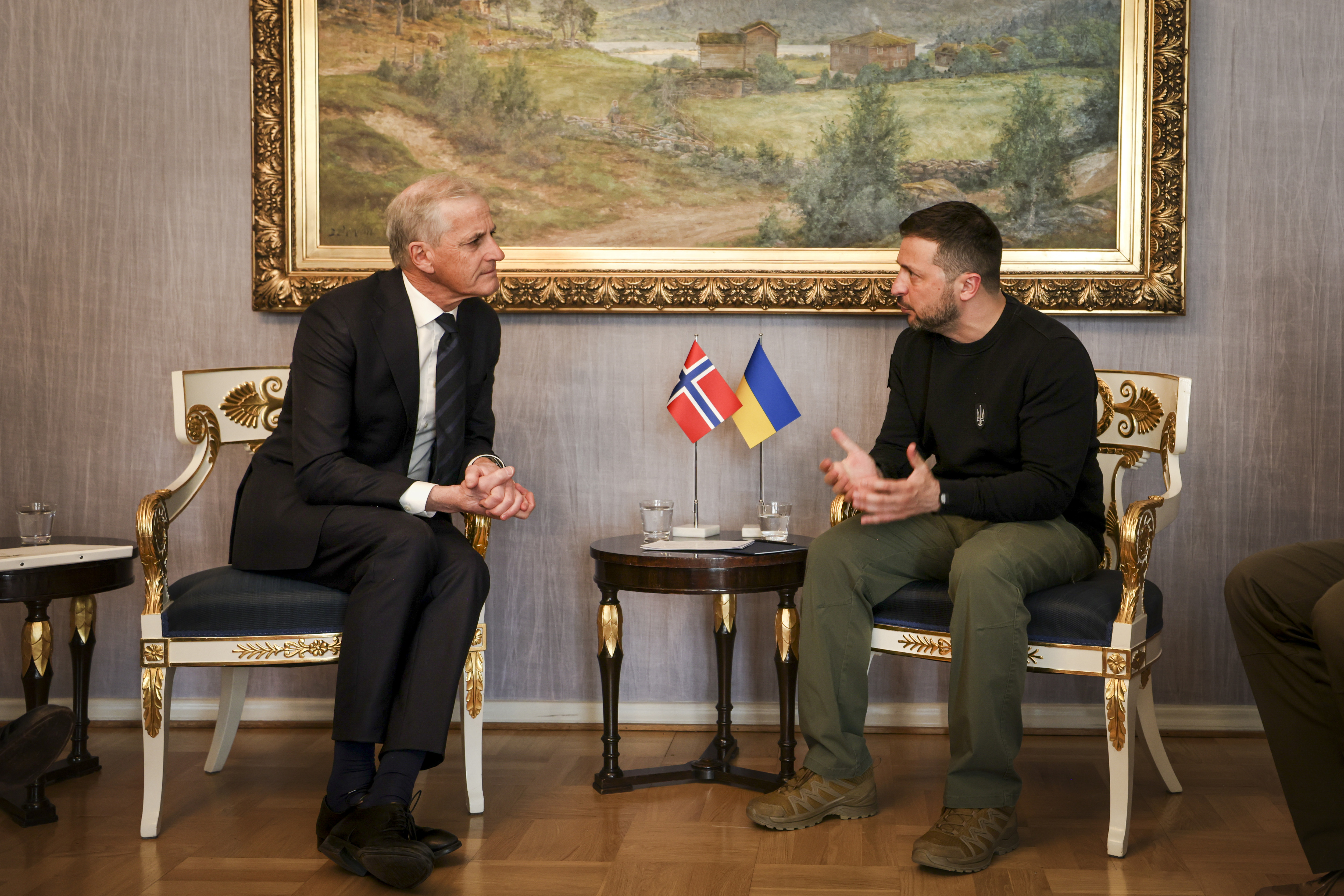 Las autoridades de Noruega y Ucrania mantienen reuniones regulares, principalmente sobre la ayuda enviada desde el país de los fiordos al estado ocupado.