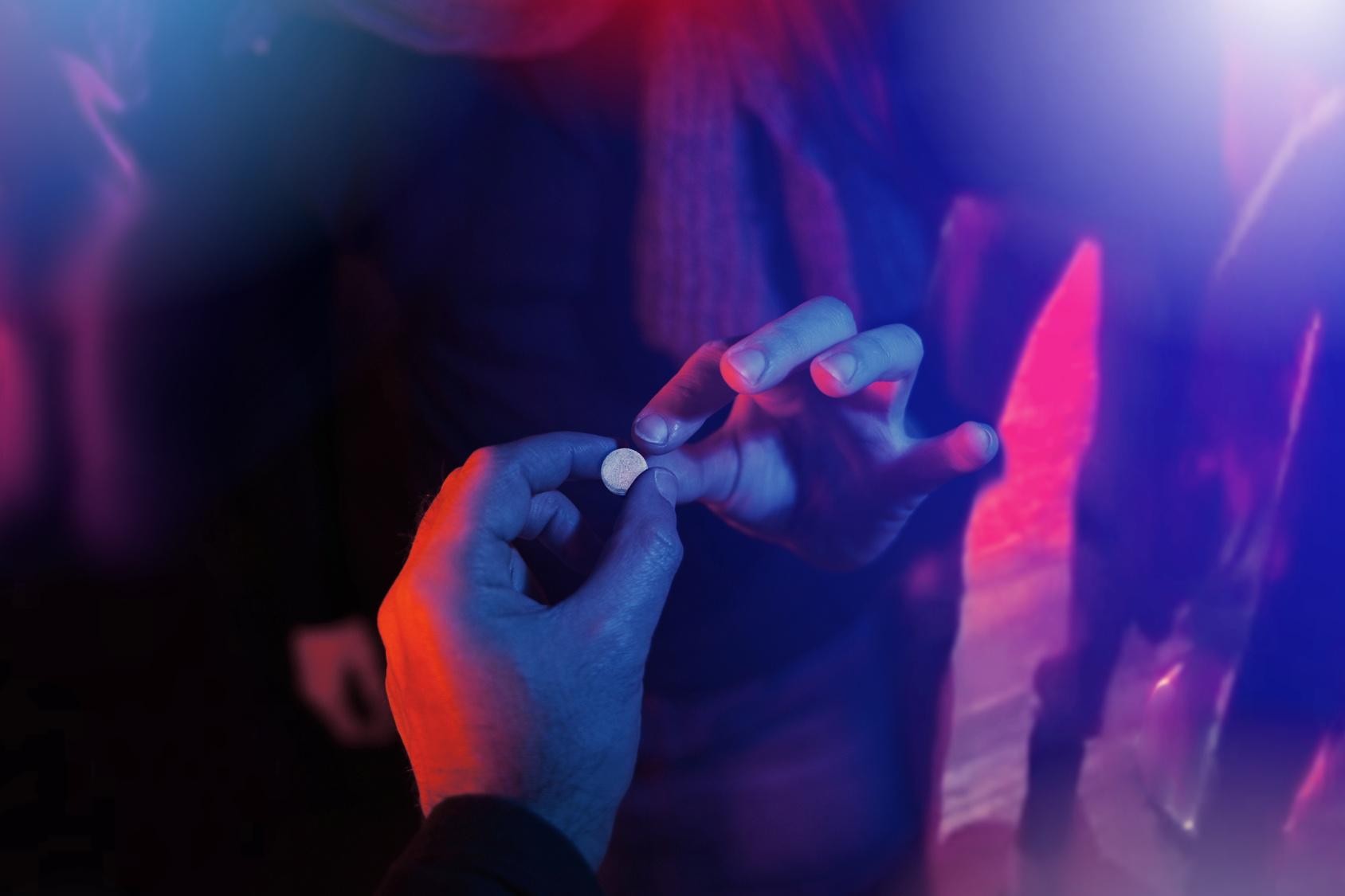 MDMA (3,4-metylenodioksymetamfetamina) jest najważniejszym składnikiem aktywnym ecstasy. 