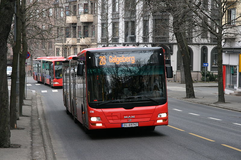 Dostępność autobusów i pociągów ma być alternatywnym rozwiązaniem wobec m.in. podróży samochodem i wysokich cen paliw.