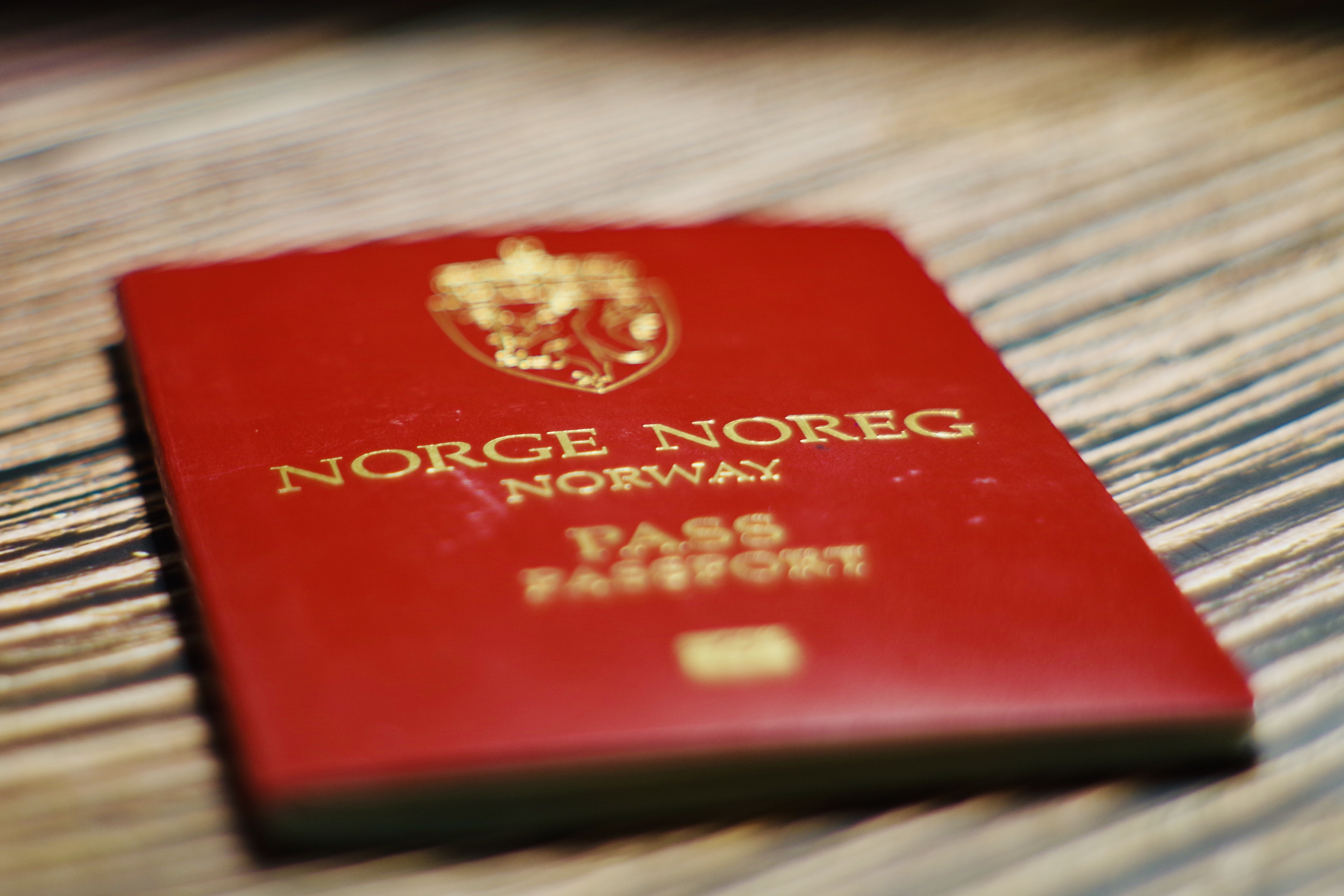Brak zatrudnionych w służbie cywilnej utrudni m.in. ubieganie się o norweski paszport.