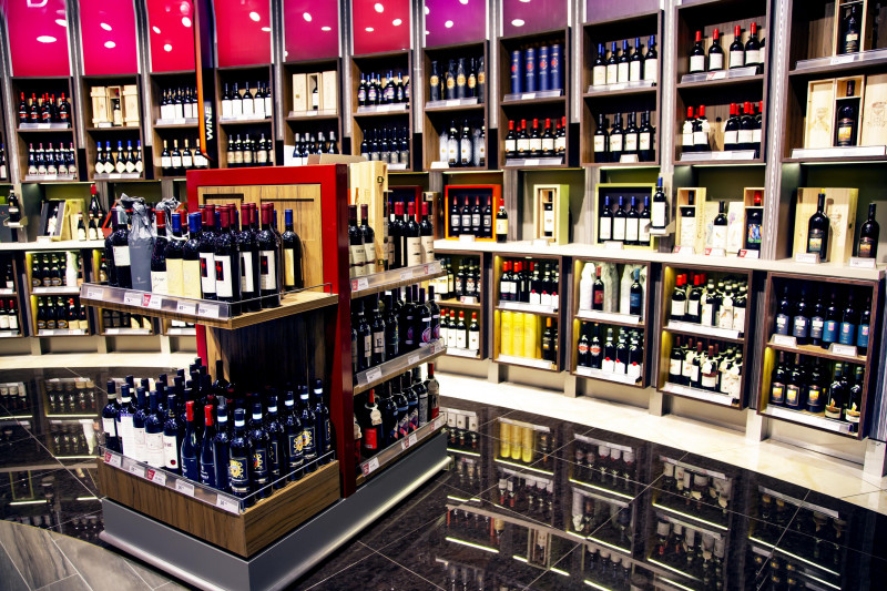 Wyroby alkoholowe i/lub tytoniowe w ilości ograniczonej limitem można przywieźć tylko wtedy, kiedy jest się w stanie udokumentować opłacenie akcyzy w jednym z krajów członkowskich EOG.