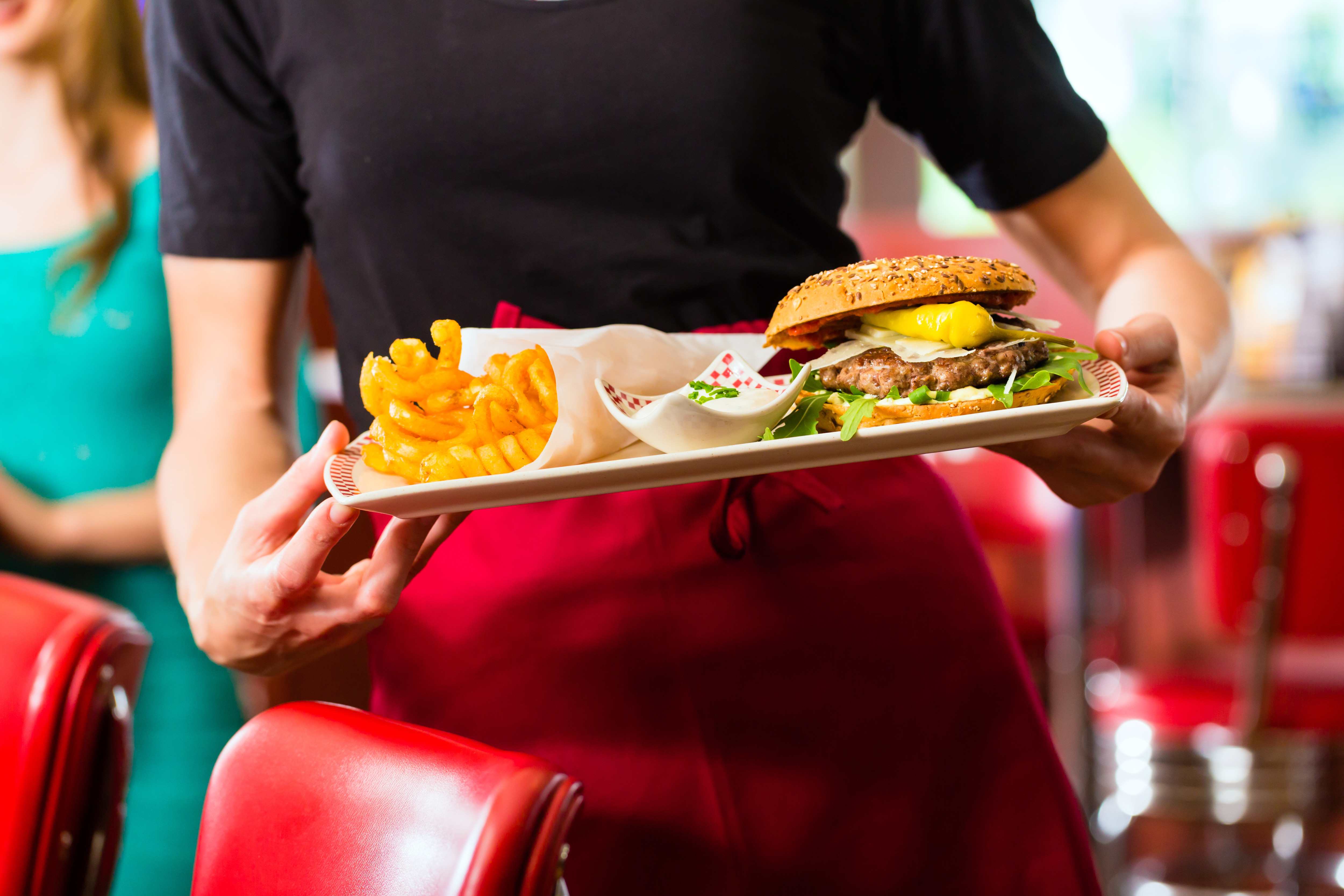 Zagraniczne fast foody nie są popularne w Norwegii przez wzgląd na trudne warunki prowadzenia działalności gastronomicznej w kraju fiordów.