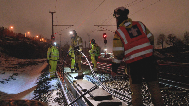 Na remontowanej trasie Follobanen należy wymienić około 2,4 km kabla zasilającego.