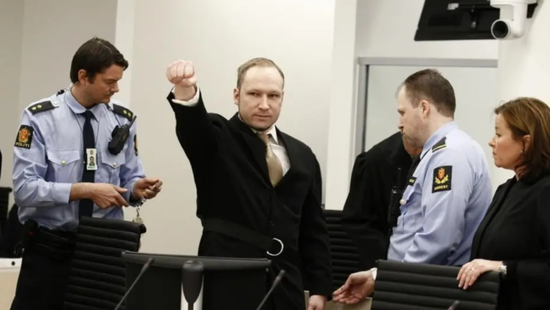 W 2012 roku Anders Breivik został skazany na 21 lat więzienia za zamach terrorystyczny w dzielnicy rządowej i masakrę na wyspie Utøya. Na zdjęciu Breivik podczas wystąpienia publicznego sprzed kilku lat.