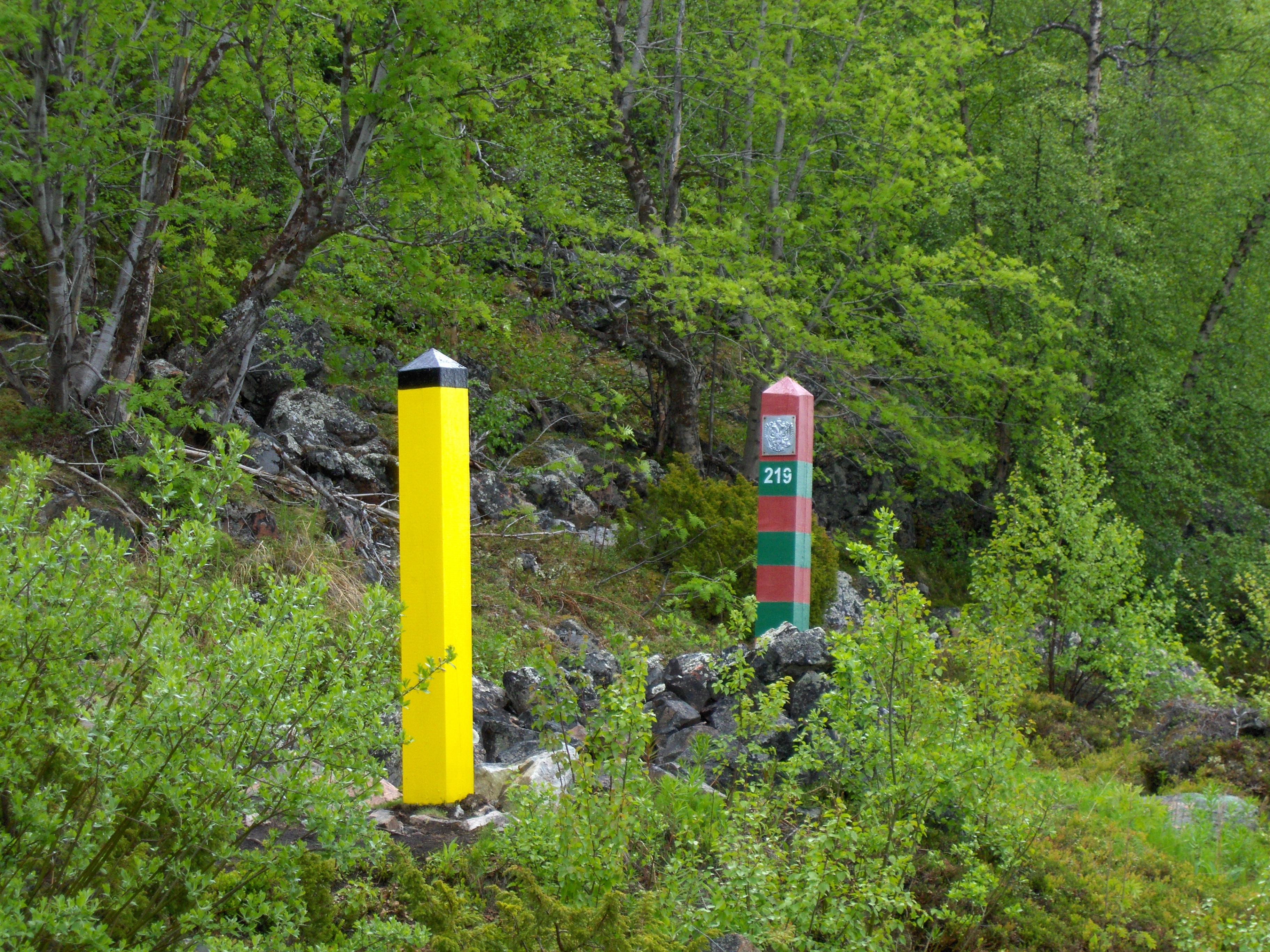 W wielu miejscach Rosję od Norwegii oddzielają jedynie słupki graniczne.