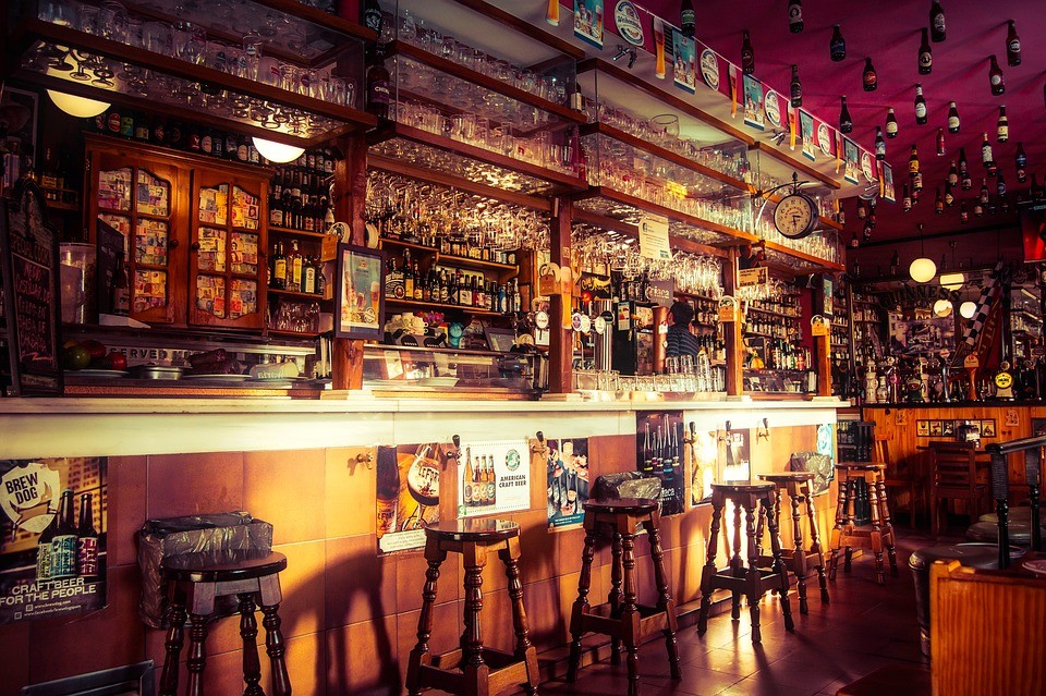 Niektóre branże, jak m.in. gastronomia, czekają na zlikwidowanie lockdownu od października 2020 roku.