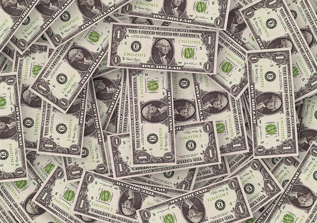 Dolar stracił wobec korony norweskiej blisko 5,00 proc. w ujęciu miesięcznym.