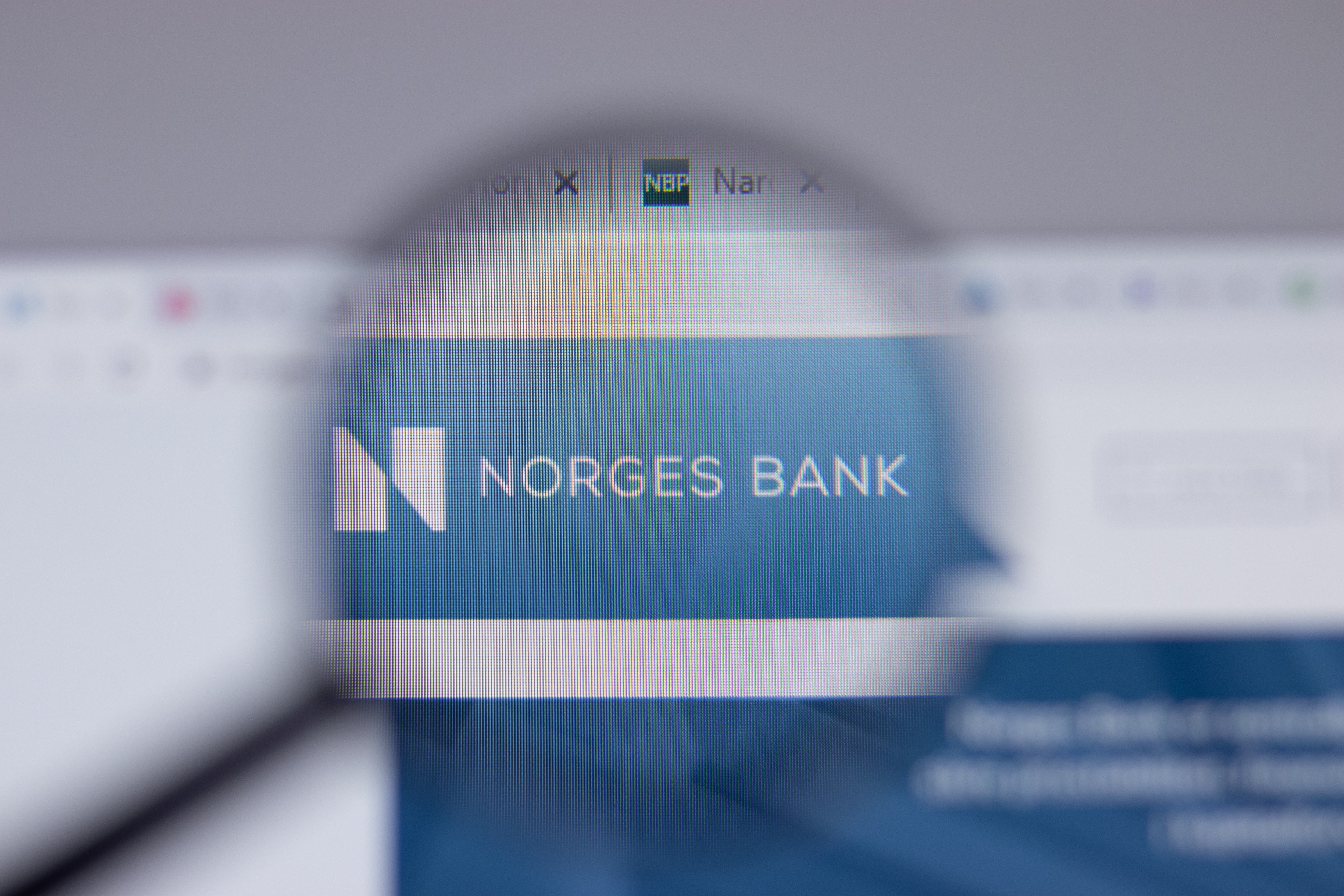Za podwójną podwyżką stóp procentowych może też przemówić słaba kondycja korony norweskiej.
