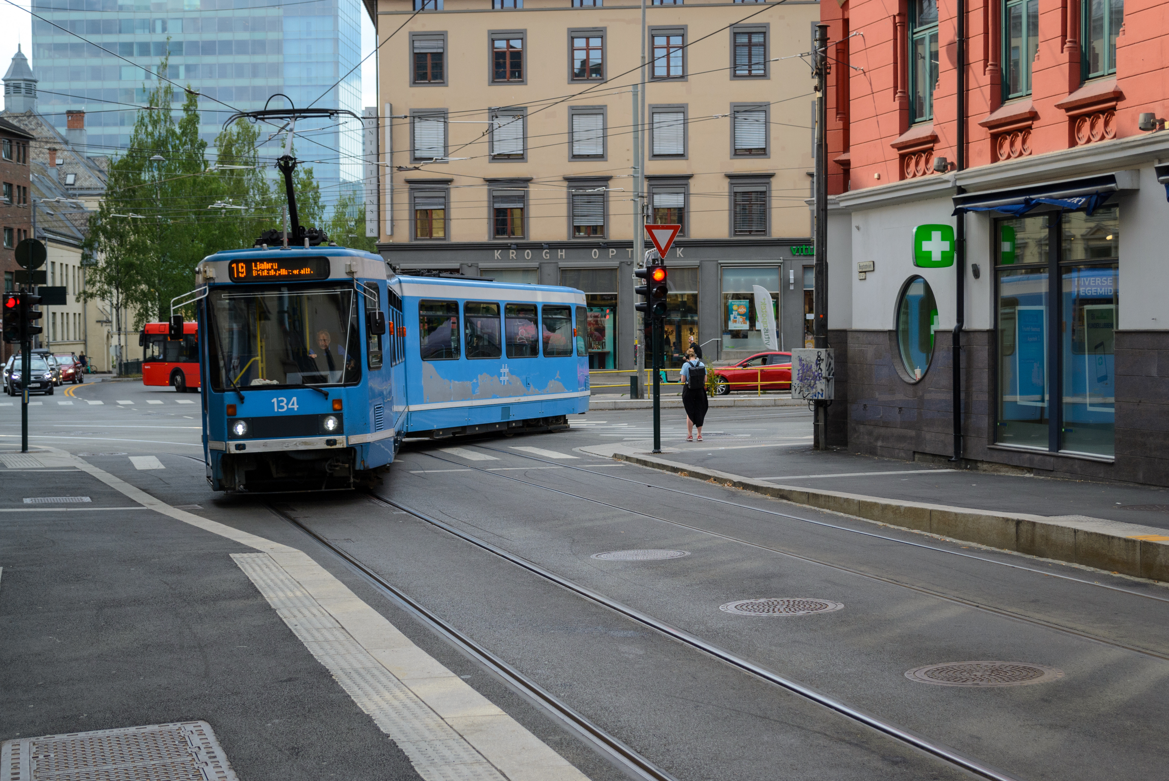 Dziś normalny bilet 30-dniowy na przejazdy komunikacją miejską w Oslo kosztuje 853 koron.