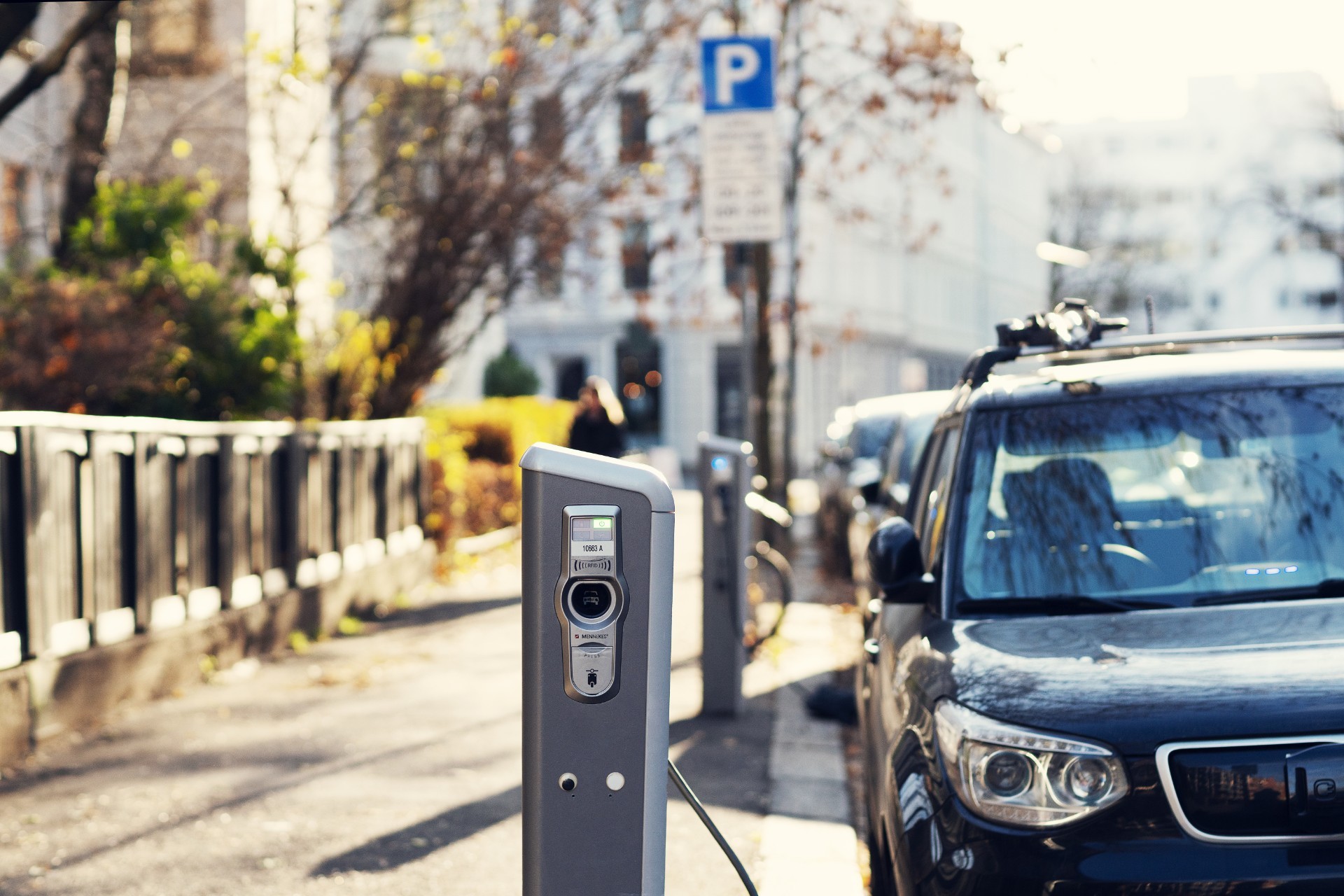 W 2021 roku 64,5 proc. nowych aut zarejestrowanych w Norwegii posiadało napęd elektryczny