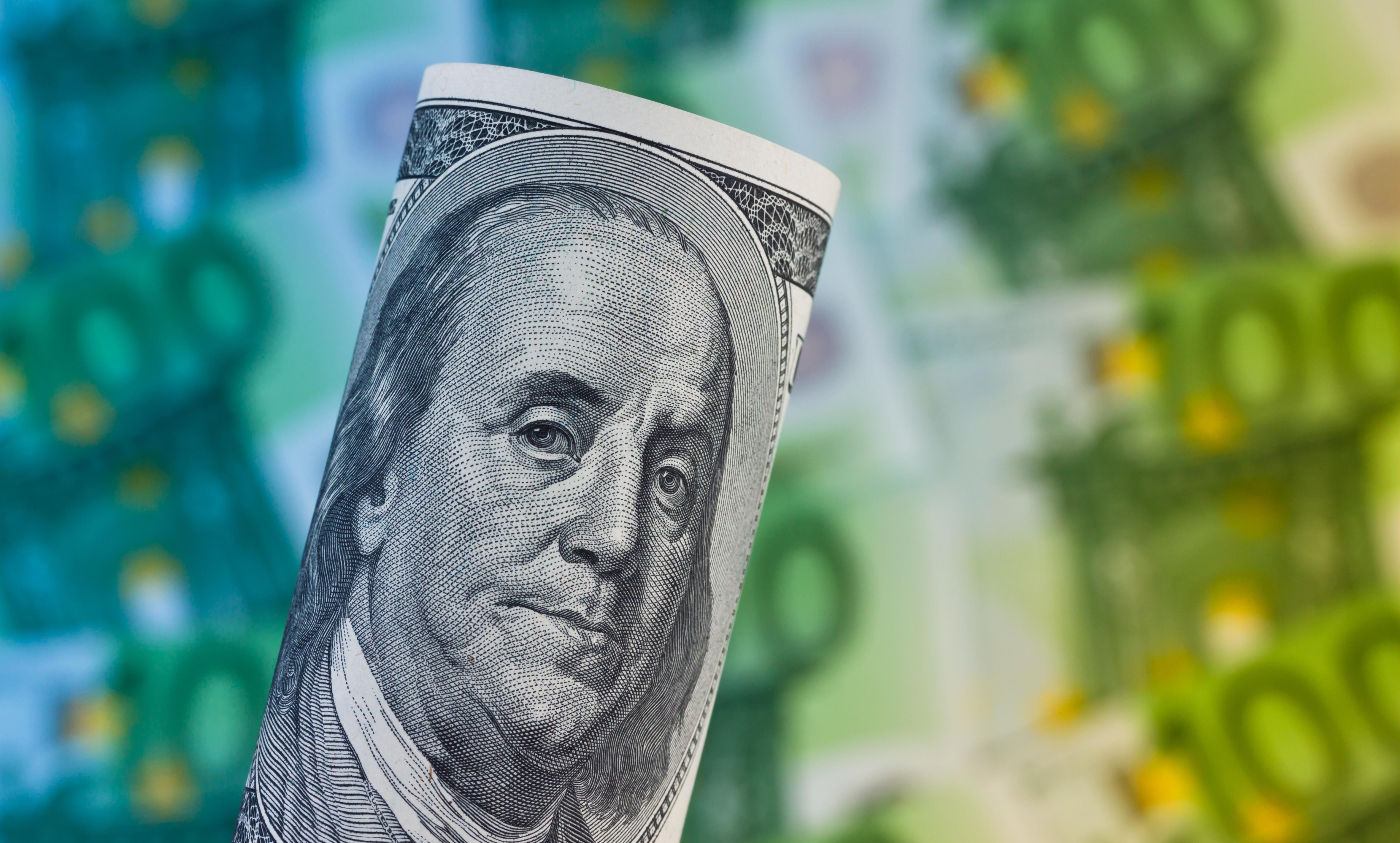 W nadchodzących dniach kurs dolara amerykańskiego może osiągnąć nowy rekord.