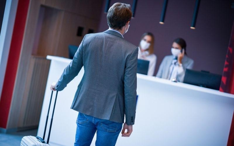 10-dniowa kwarantanna w hotelu wiązała się z kosztem nawet pięciu tys. NOK od osoby.
