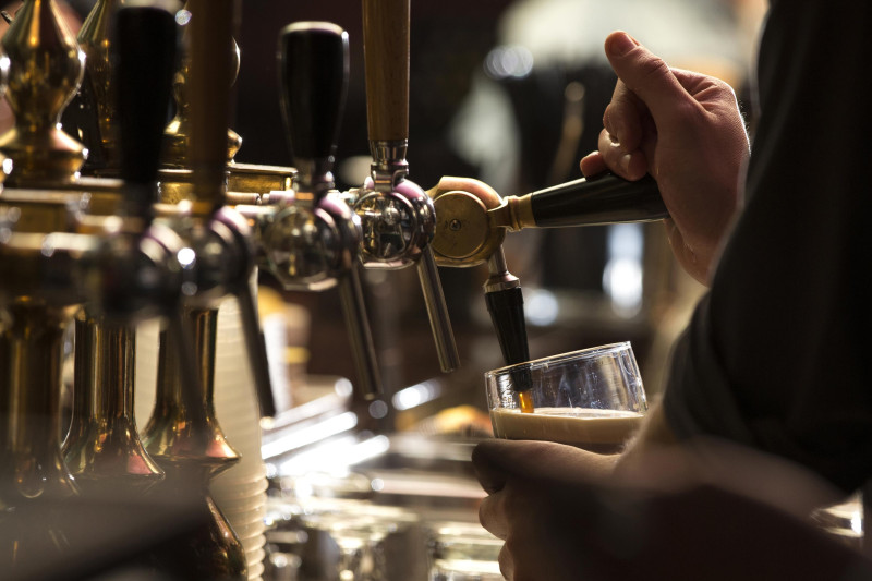 Krajowy zakaz serwowania alkoholu wprowadzono 15 grudnia.