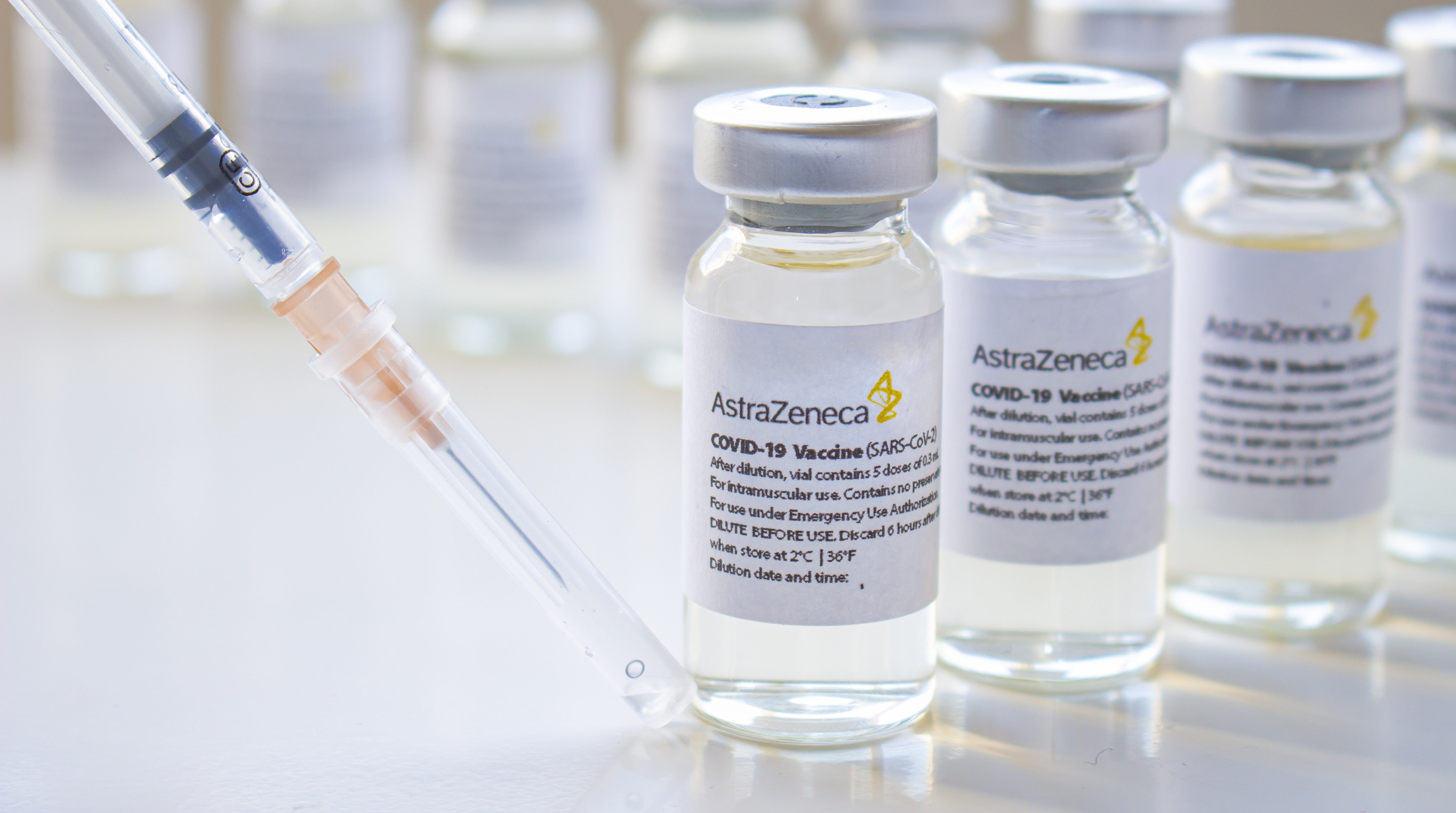 AstraZeneca to trzecia szczepionka na covid-19 dopuszczona do obrotu przez Europejską Agencję Leków./zdjęcie ilustracyjne