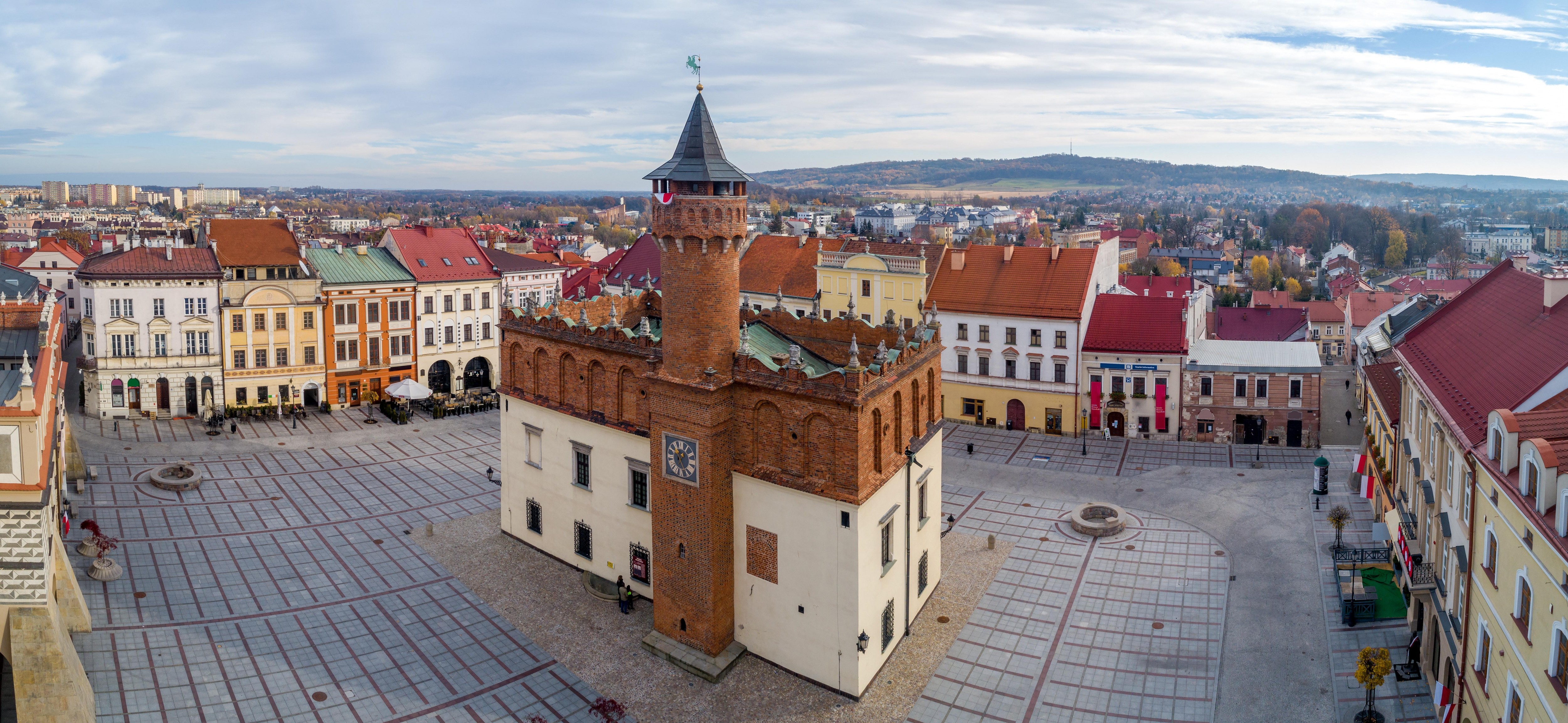 Tarnów zdaniem autorki przypomina Kraków sprzed nadejścia ery masowej turystyki.