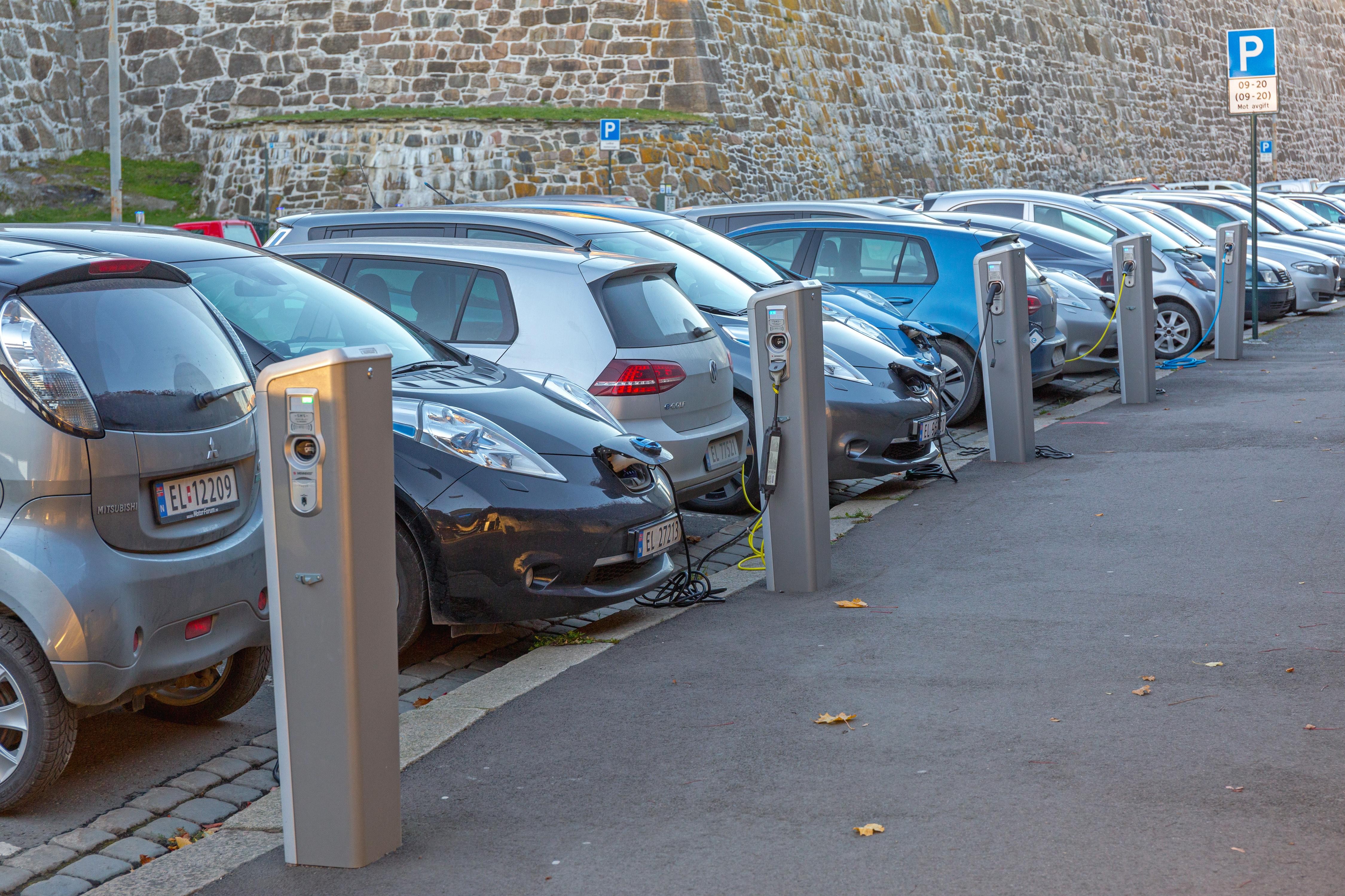 Motoryzacyjni aktywiści zwracają także uwagę, że samochody elektryczne cieszą się coraz większą popularnością w Europie Zachodniej. Sytuacja ma doprowadzić do przesunięcia dostępności elbili z rynku norweskiego na rynek unijny