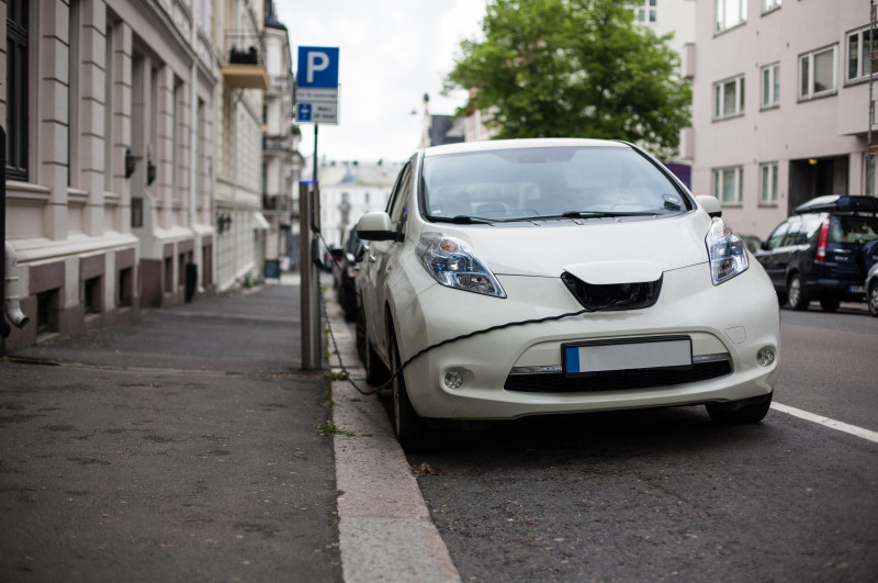 Co czwarty mieszkaniec Norwegii jest obecnie mniej zainteresowany kupnem auta elektrycznego niż wcześniej.