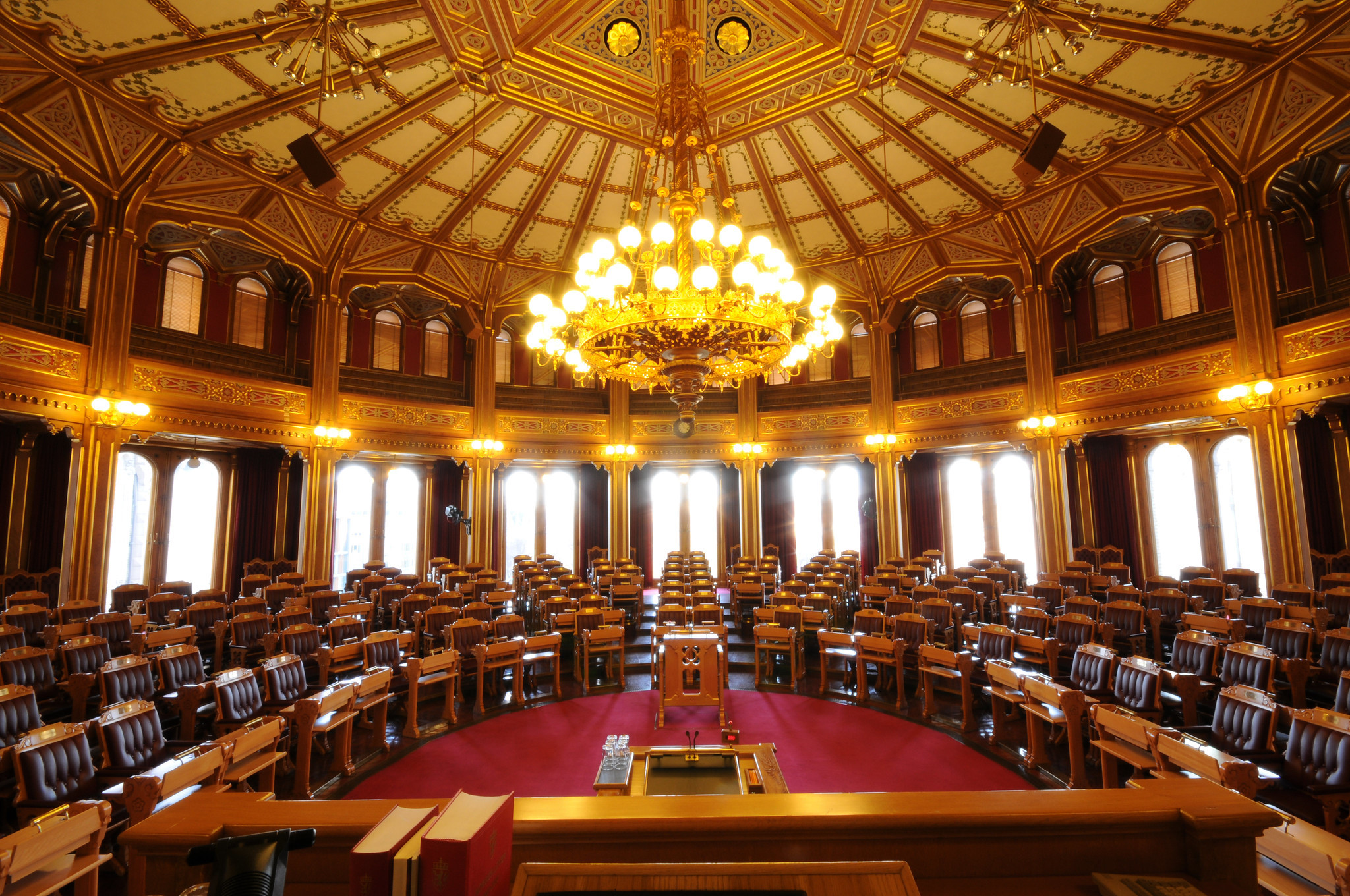 Rząd wysłał list do mediatora, w którym zapowiedział szybsze zwroty pieniędzy dla firm z NAV, co pomogło przełamać impas w negocjacjach.