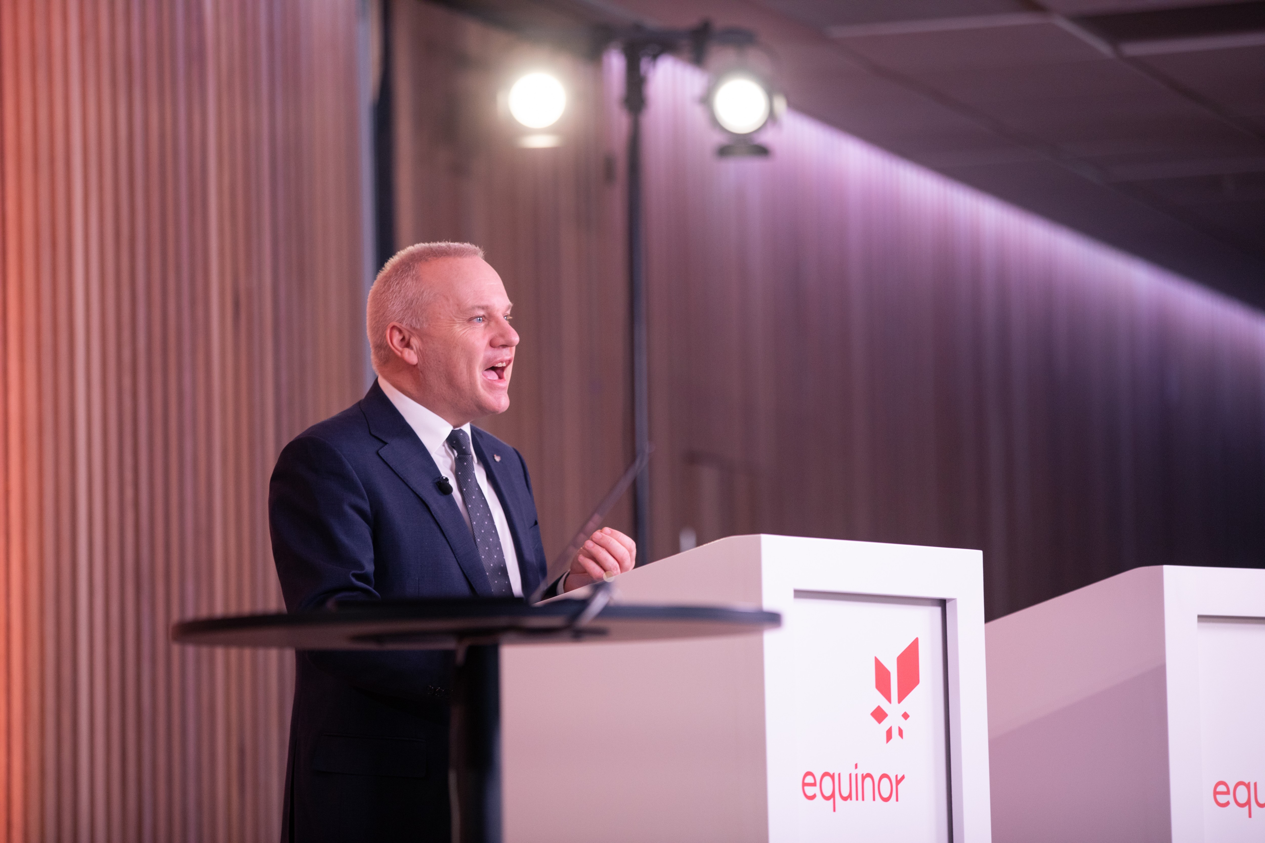 – Niezwykle ważne jest zachowanie odpowiedniego poziomu inwestowania w ropę i gaz, nie tylko w odnawialne źródła energii – mówił na konferencji Anders Opedal.