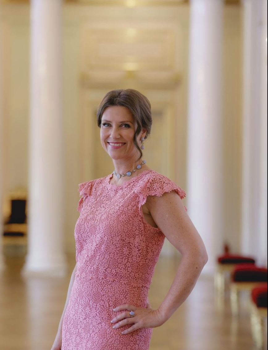 Marta Ludwika (51 l.) jest pierworodną córką norweskiej pary królewskiej, ale nigdy nie była pierwsza w kolejce do tronu - ten dziedziczy jej młodszy brat, książę Haakon