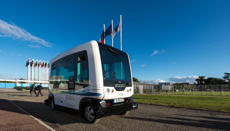 Kiedy 6-osobowy pojazd zostanie dostarczony, rozpoczną się testy w obszarze wolnym od ruchu. Jeśli autobus zda wszystkie pomyślnie, spółka Kolumbus wprowadzi go na 4 kilometrową trasę.