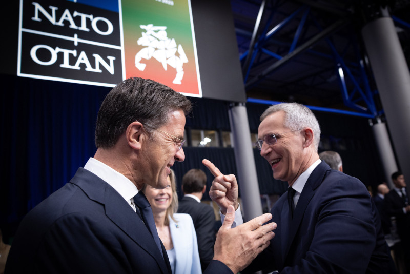 Rutte i Stoltenberg podczas spotkania NATO w 2023 roku.