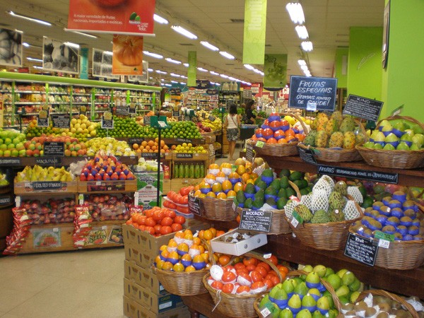 owoce i warzywa w markecie owoce i warzywa w markecie