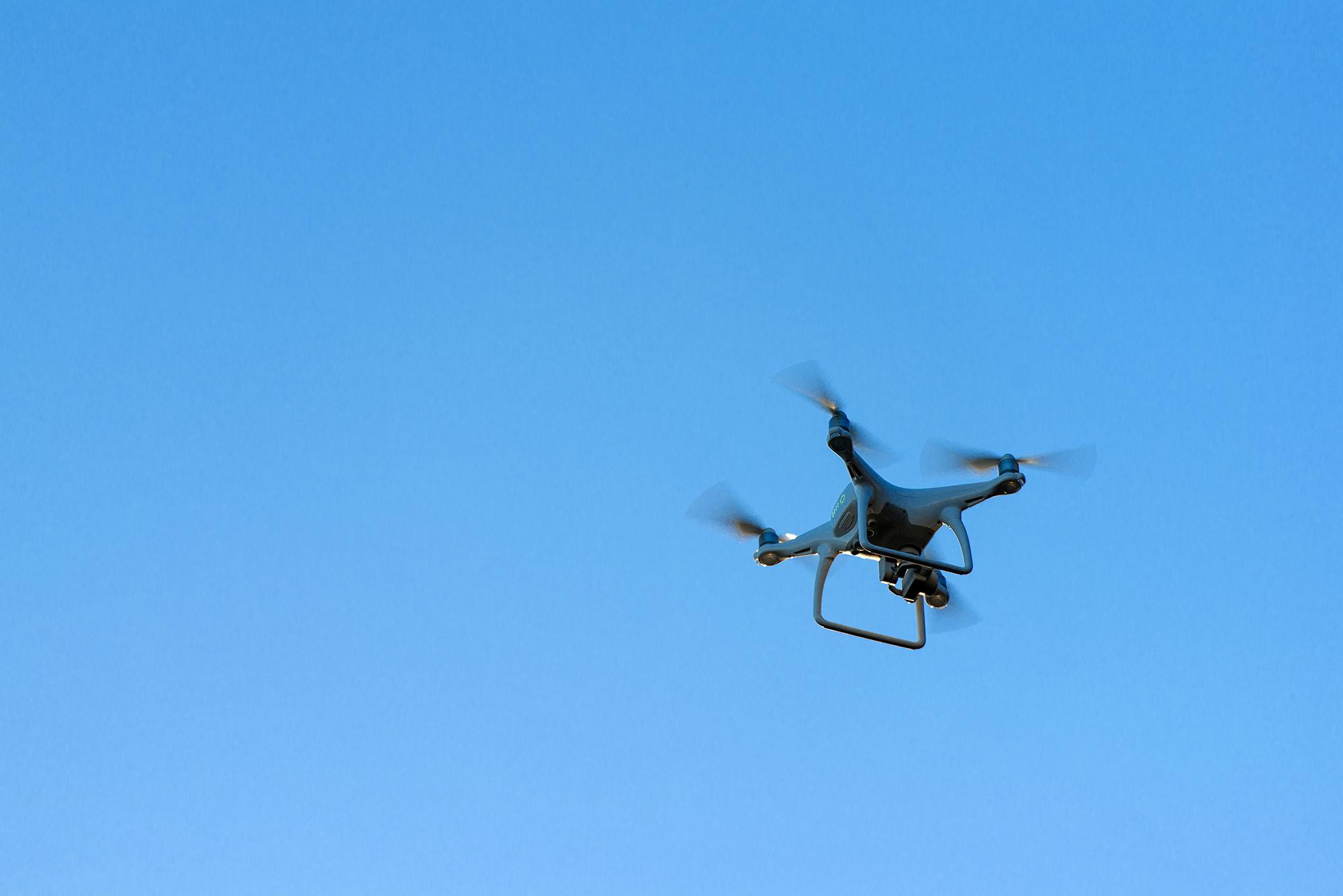 Informacje o dronach naruszających strefę powietrzną objętą norweskimi ograniczeniami pojawiają się niemal codziennie.