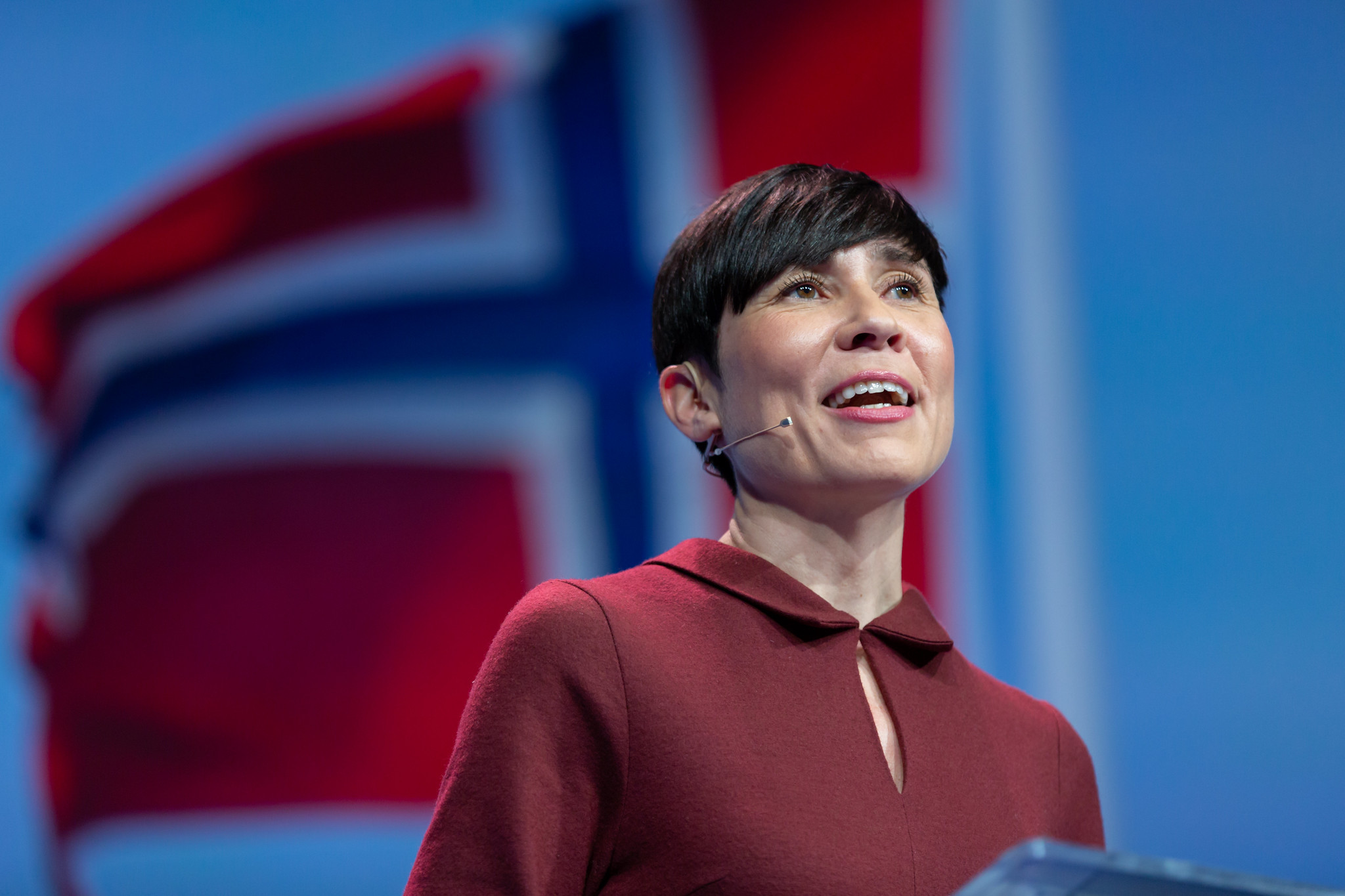 Høyre sygnalizuje, że liczy na inną większość parlamentarną w przyszłości.