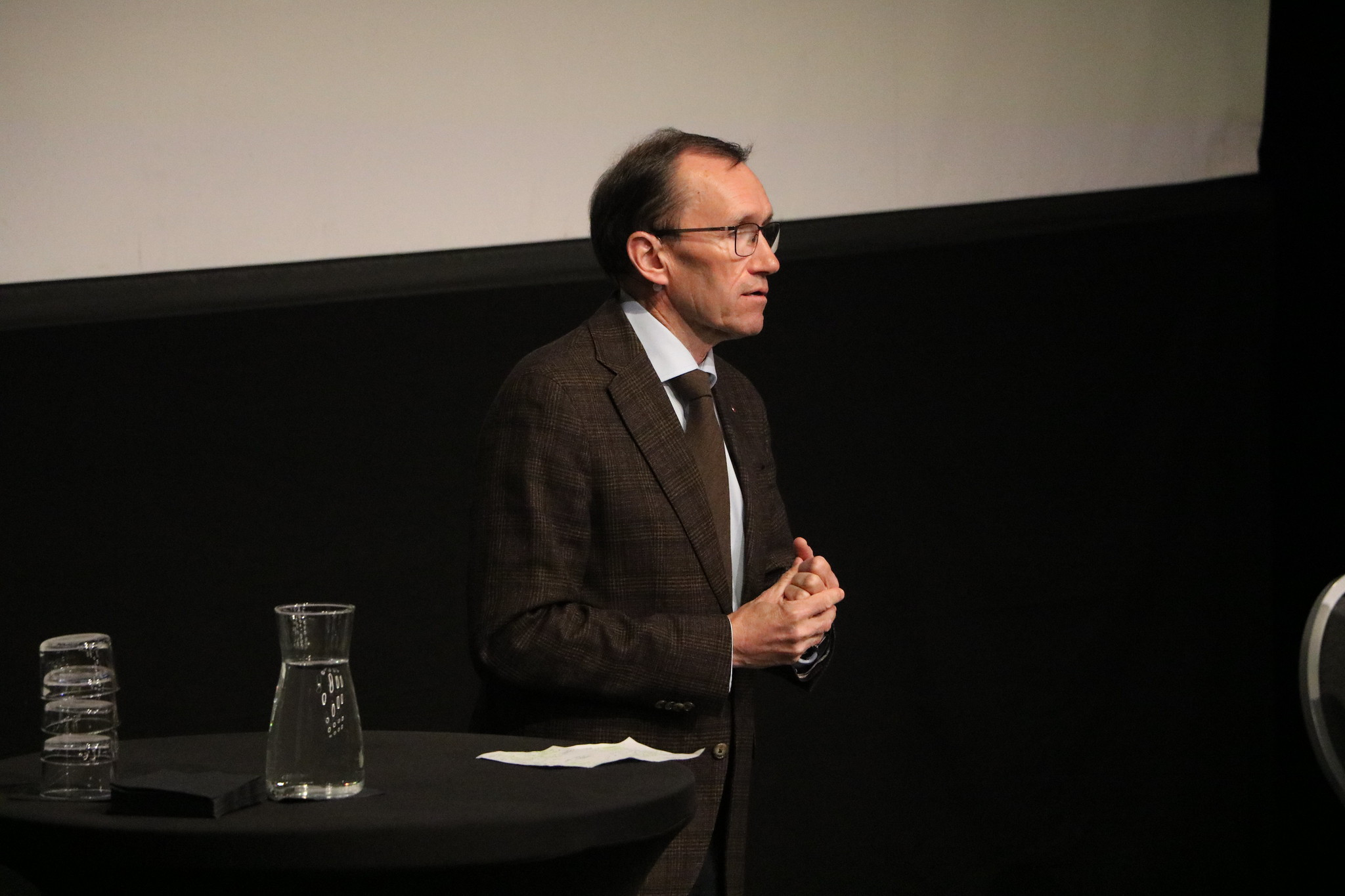 Minister spraw zagranicznych Espen Barth Eide zaznaczył, że jest w stałym kontakcie z polskim szefem MSZ Radosławem Sikorskim.