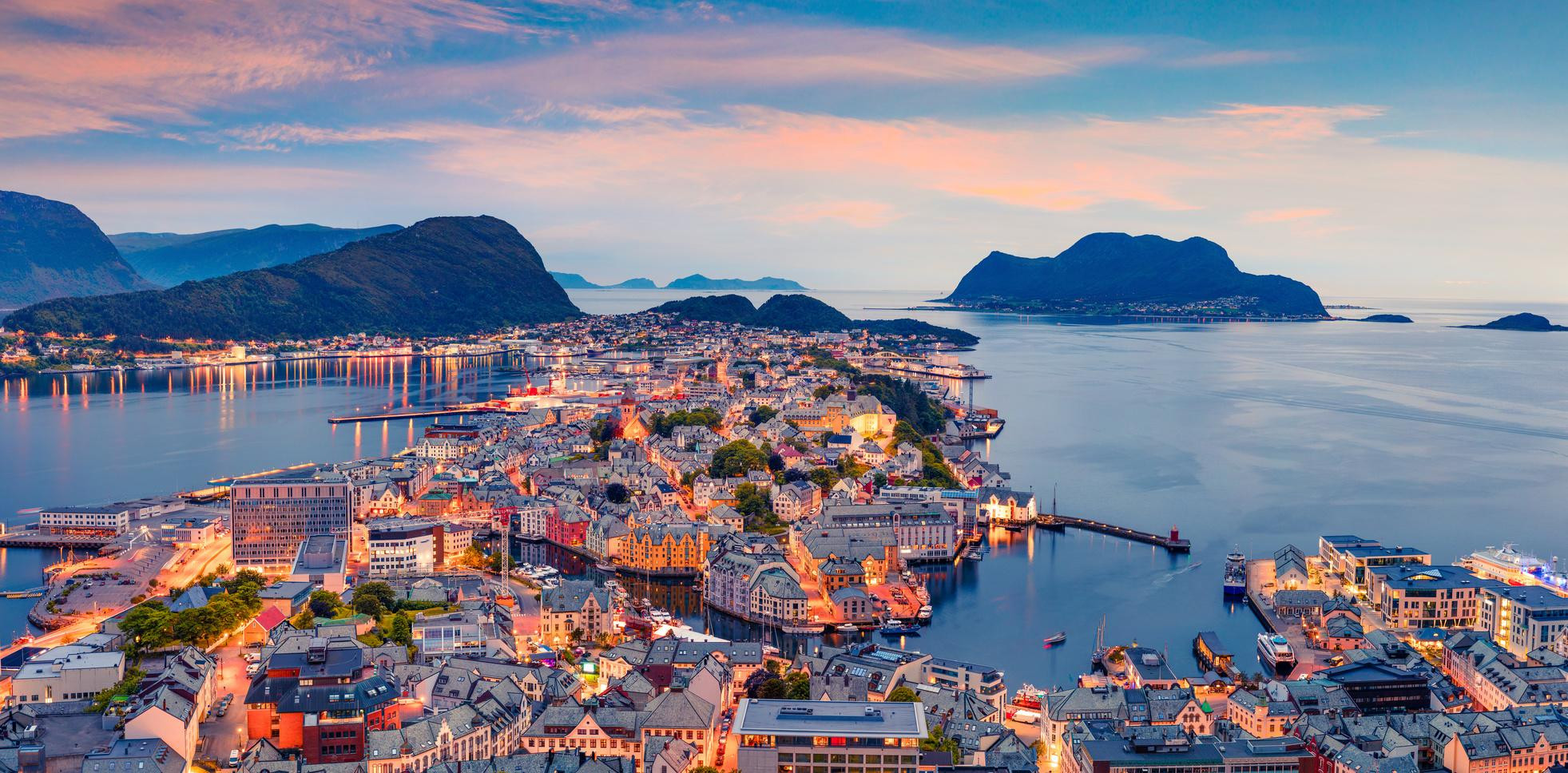 Ålesund to jedyne miasto w Norwegii z zabudową secesyjną.