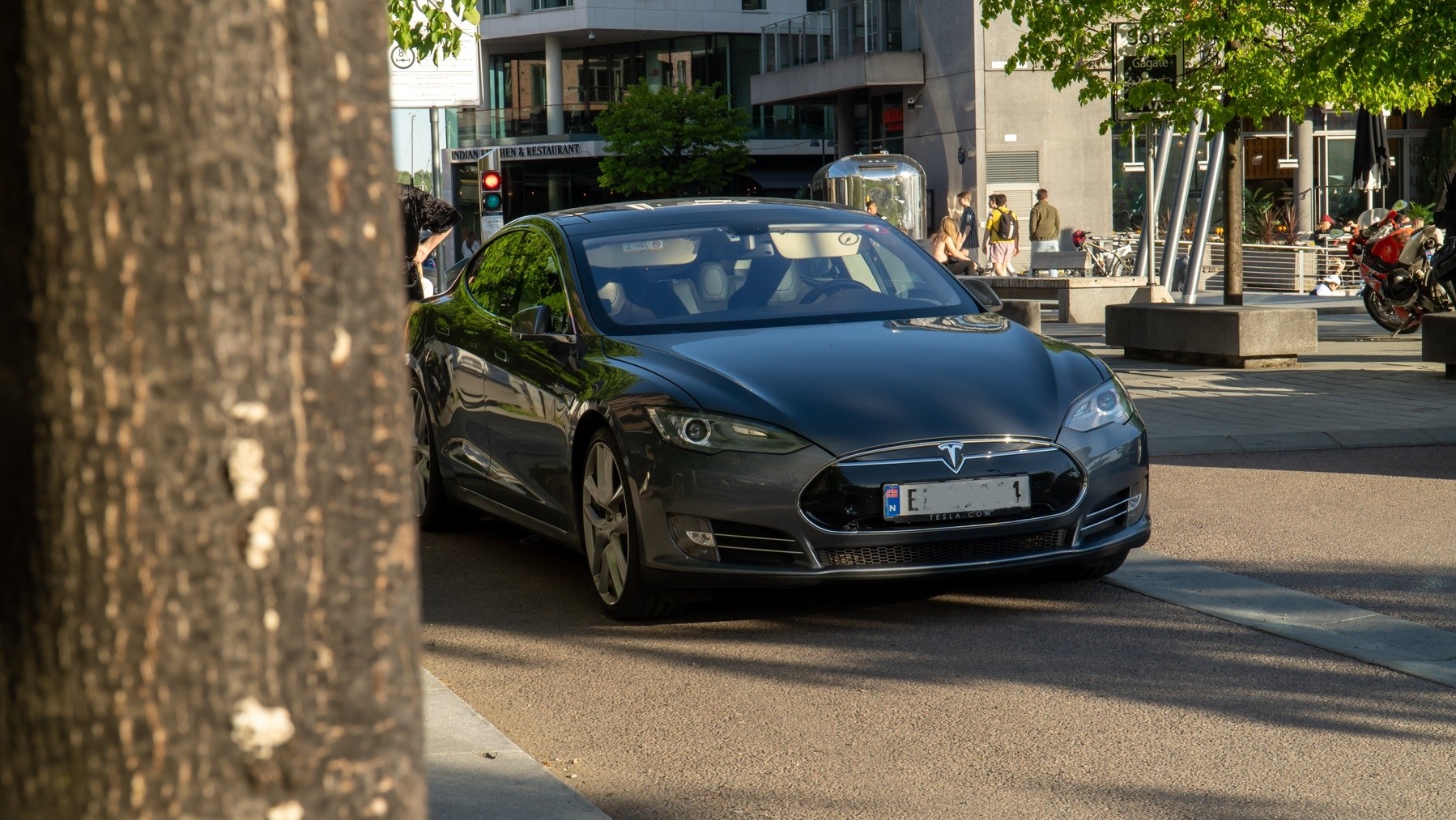 W 2020 roku wskaźnik sprzedaży aut na prąd wyniósł 53 proc.