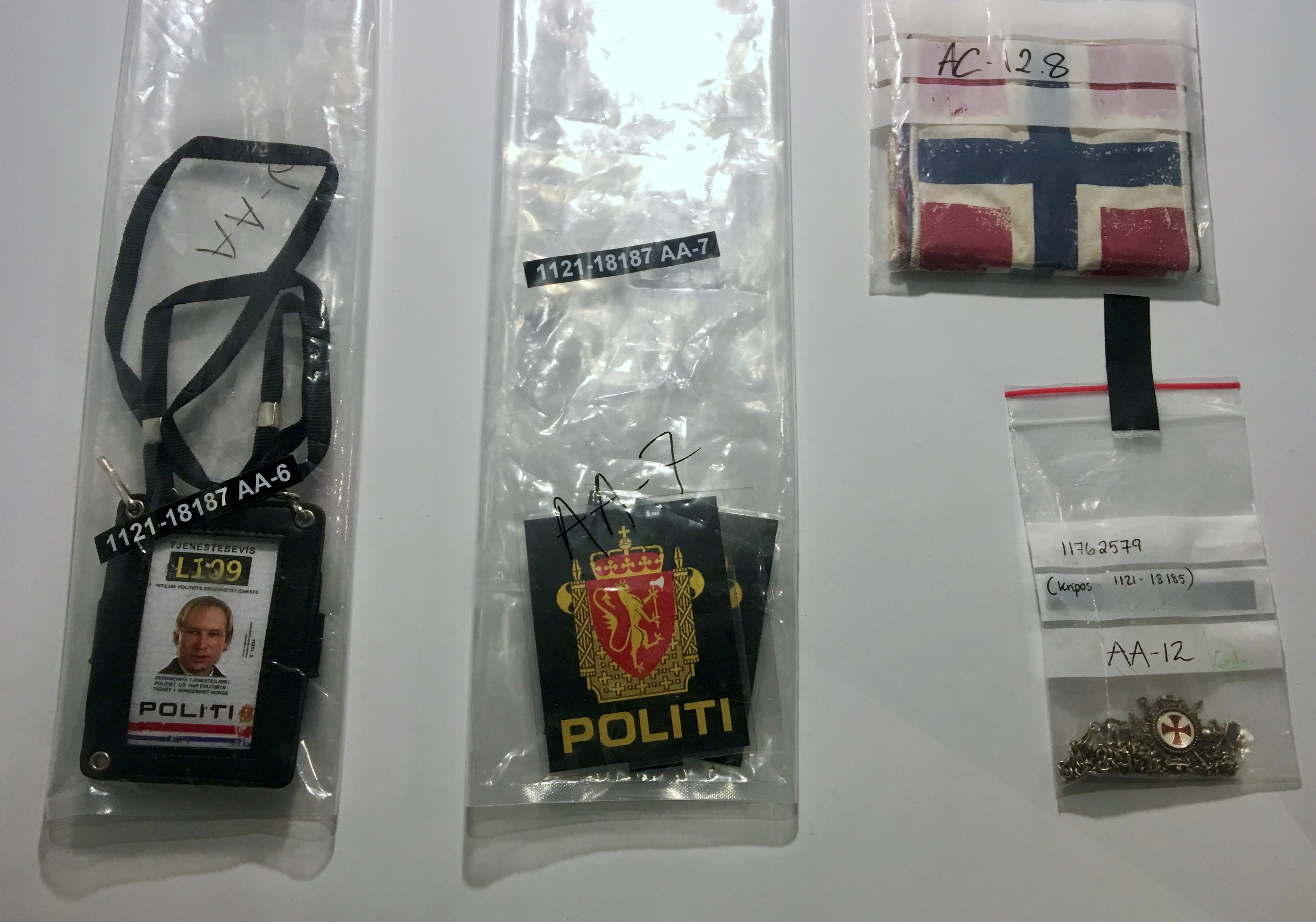 Wśród eksponatów 22. juli-senteret znajdują się materiały dowodowe zebrane przez policję od odpowiedzialnego za śmierć ponad 70 osób Andersa Breivika.