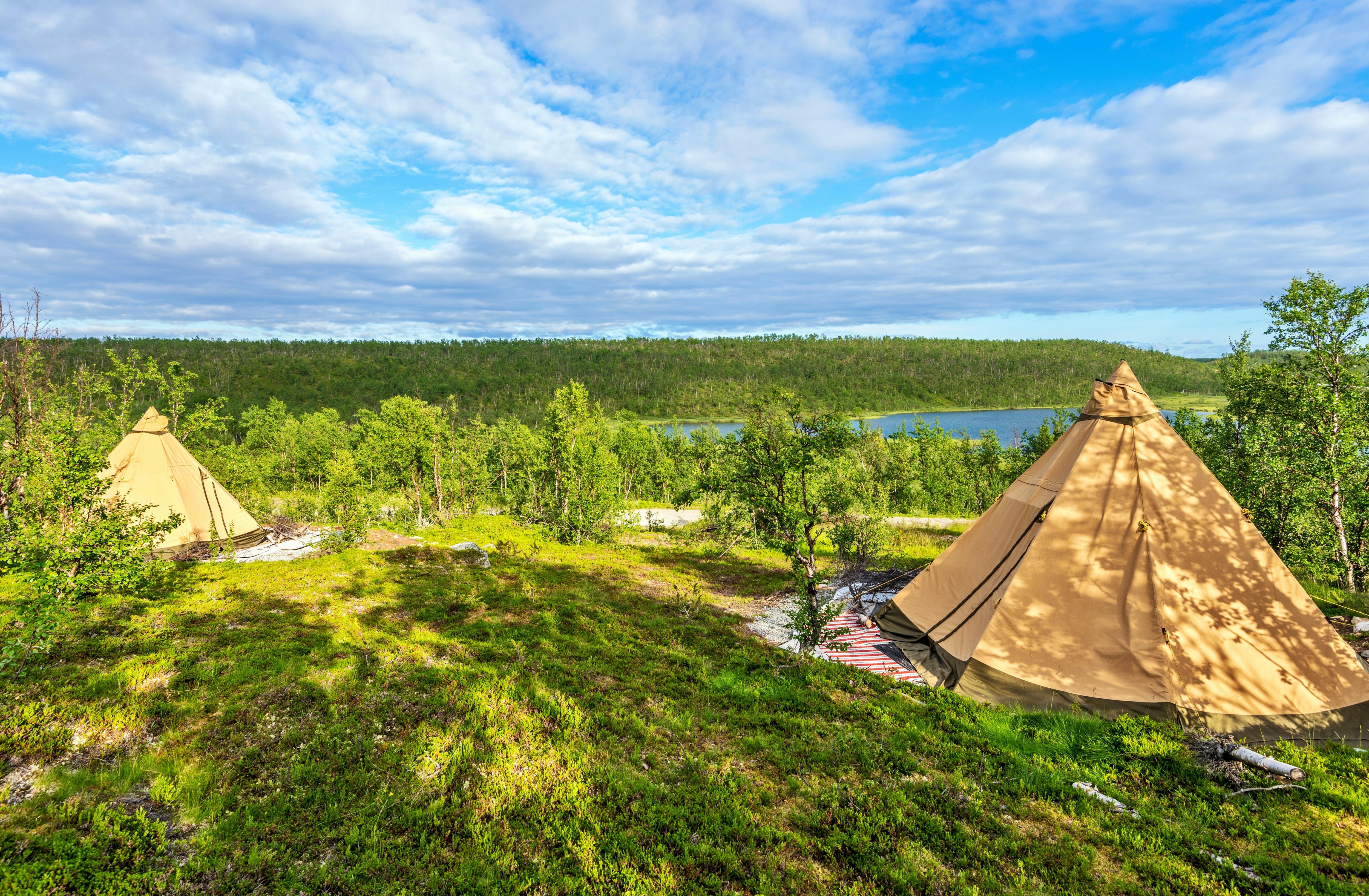 Ca suprafață, câștigă Kautokeino, considerată capitala culturală a zonei Sami de nord.