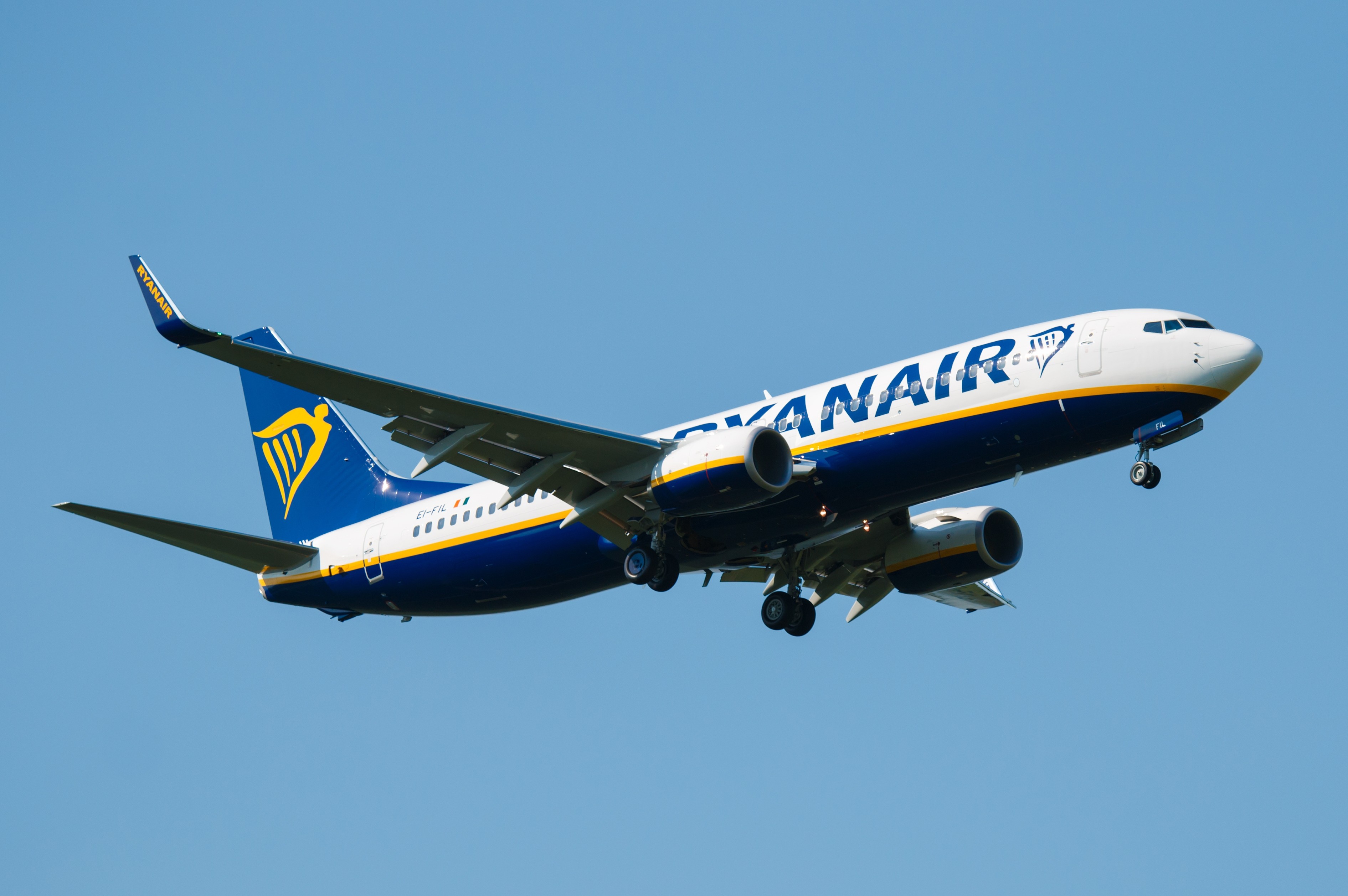 Ryanair to dobre rozwiązanie dla tych, którzy latają z lotnisk w Oslo (Gardermoen, Sandefjord-Torp),  ponieważ bilety tej linii na trasie np. Oslo-Gdańsk są tańsze niż w Wizz Air.