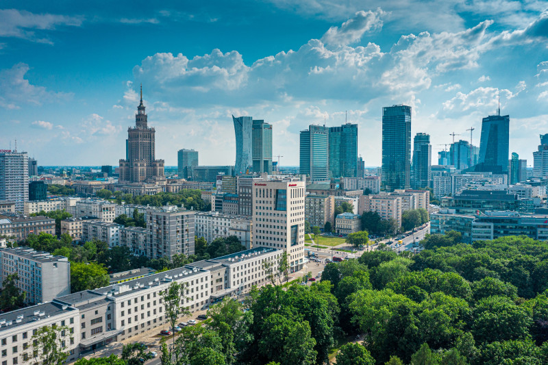 Raport GfK wskazuje, że Polskę charakteryzuje duże rozwarstwienie. 82 powiaty dysponują siłą nabywczą na mieszkańca wyższą od średniej krajowej, a 298 jest poniżej wskazanego poziomu.