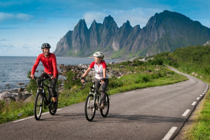 rodzina na rowerowej wyprawie rodzina na rowerowej wyprawie