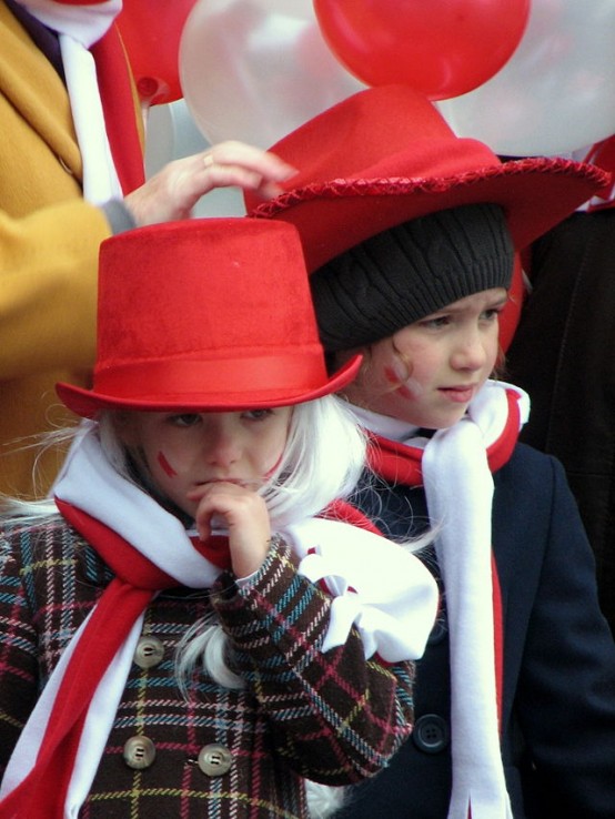 młodzi uczestnicy parady
