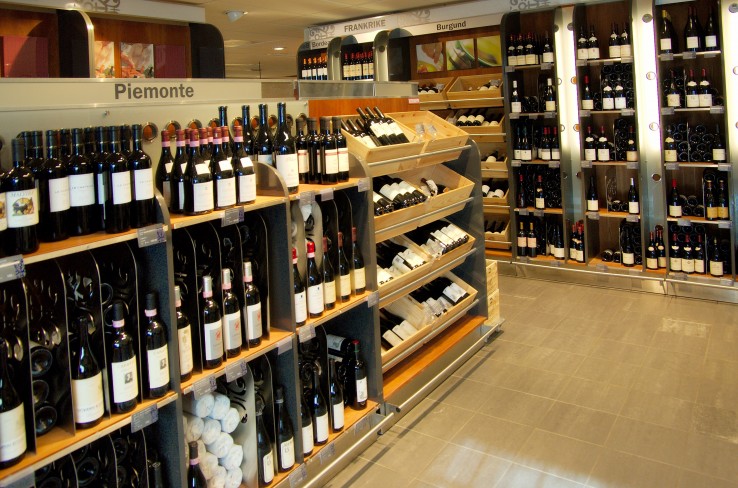 wnętrze Vinmonopolet wnętrze Vinmonopolet