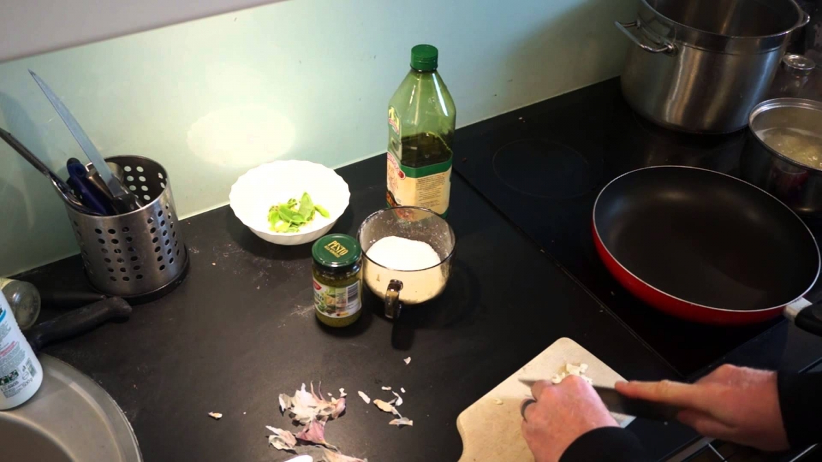 My recipe for Tagliatelle Pesto - video instructions for not advanced...