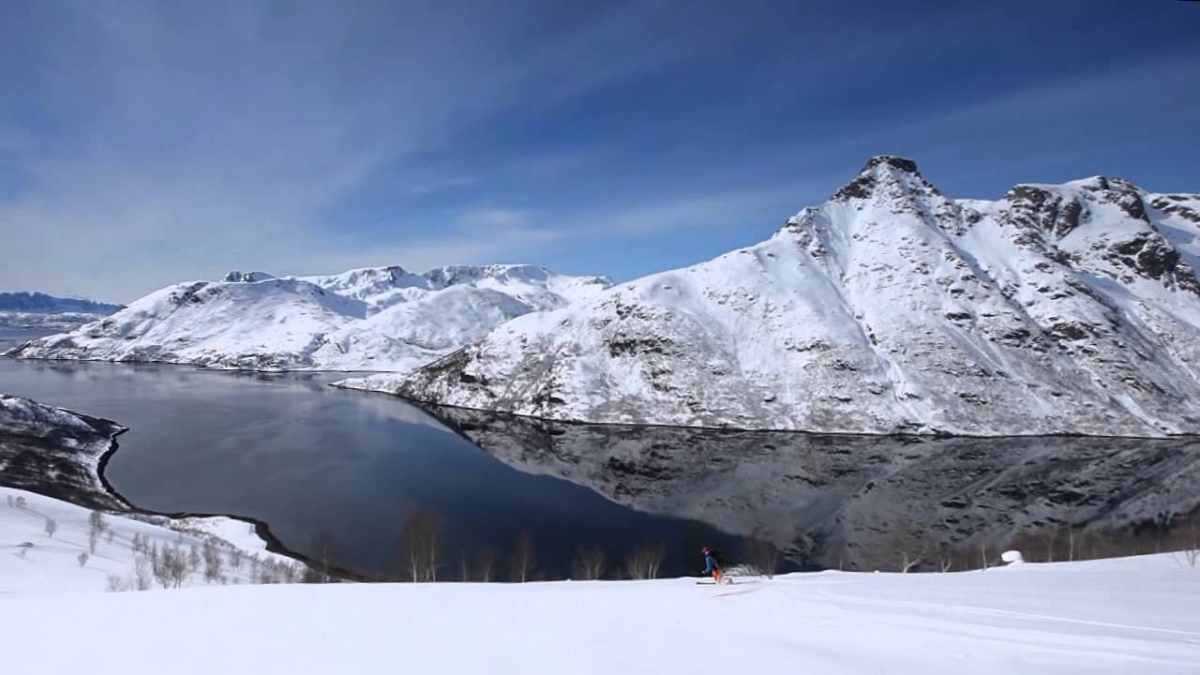 Wild skiing in Northern Norway
